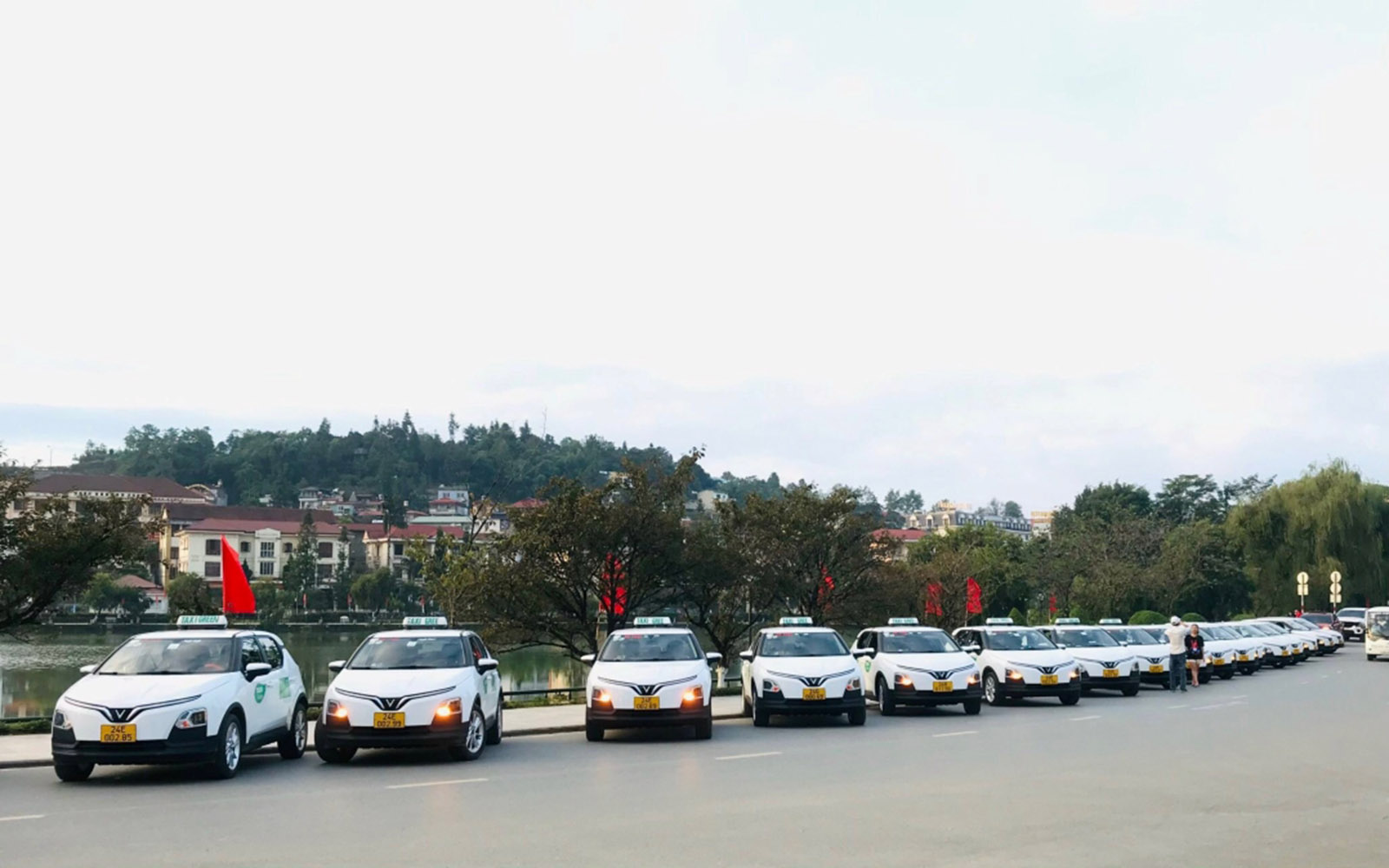 Kinh tế - Các hãng taxi dự kiến xe điện sẽ giúp tiết kiệm hàng tỷ đồng