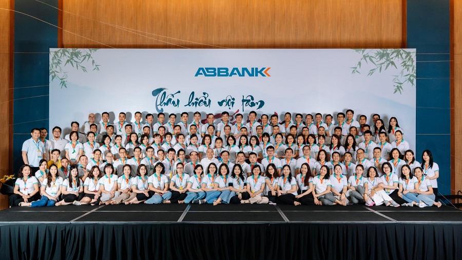 Kinh tế - ABBANK được vinh danh “Top 10 nhà tuyển dụng yêu thích 2023” ngành tài chính - ngân hàng - chứng khoán  (Hình 9).