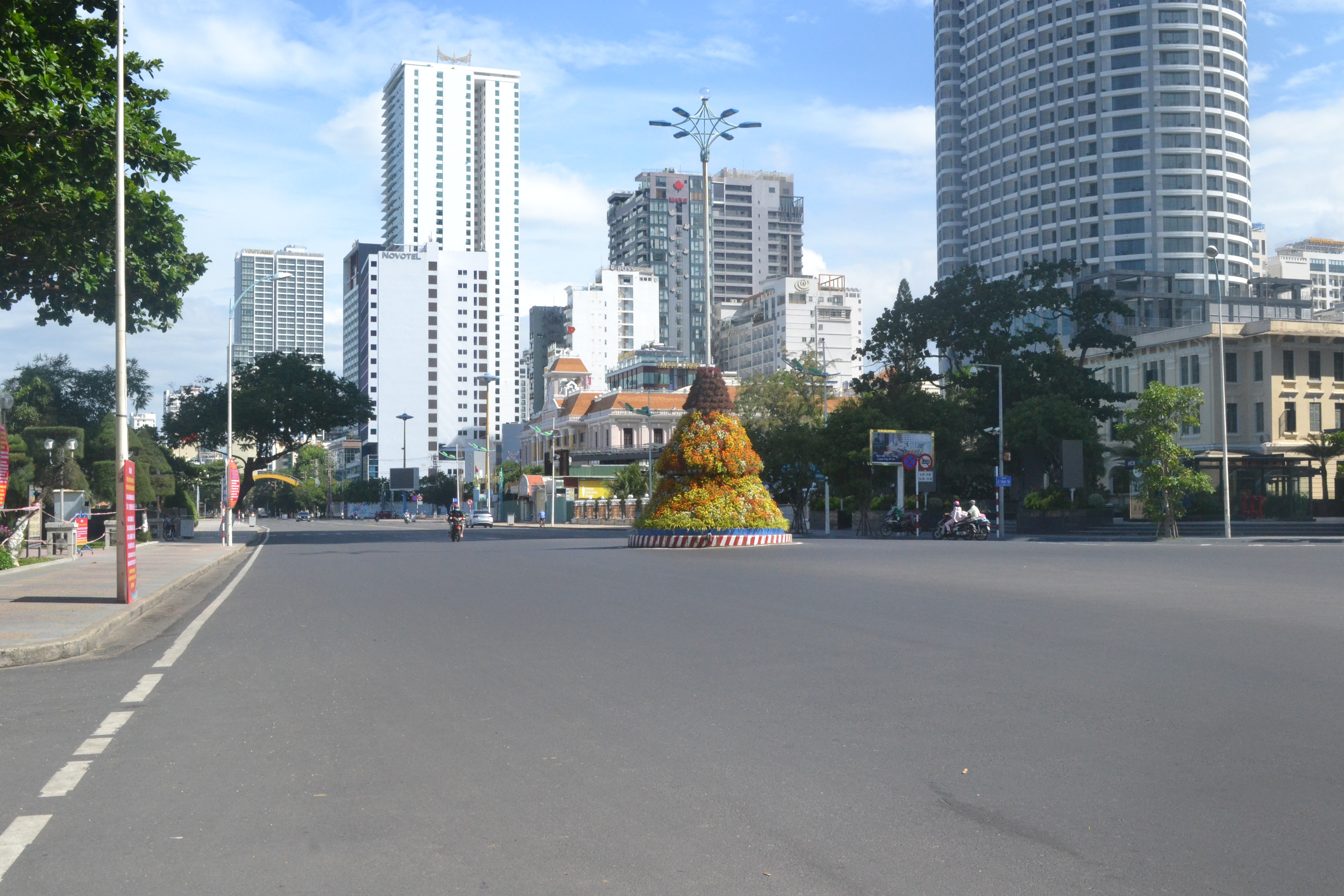 Sự kiện - Khánh Hòa ghi nhận 28 ca dương tính với Covid-19 trong khu vực phong tỏa, cách ly