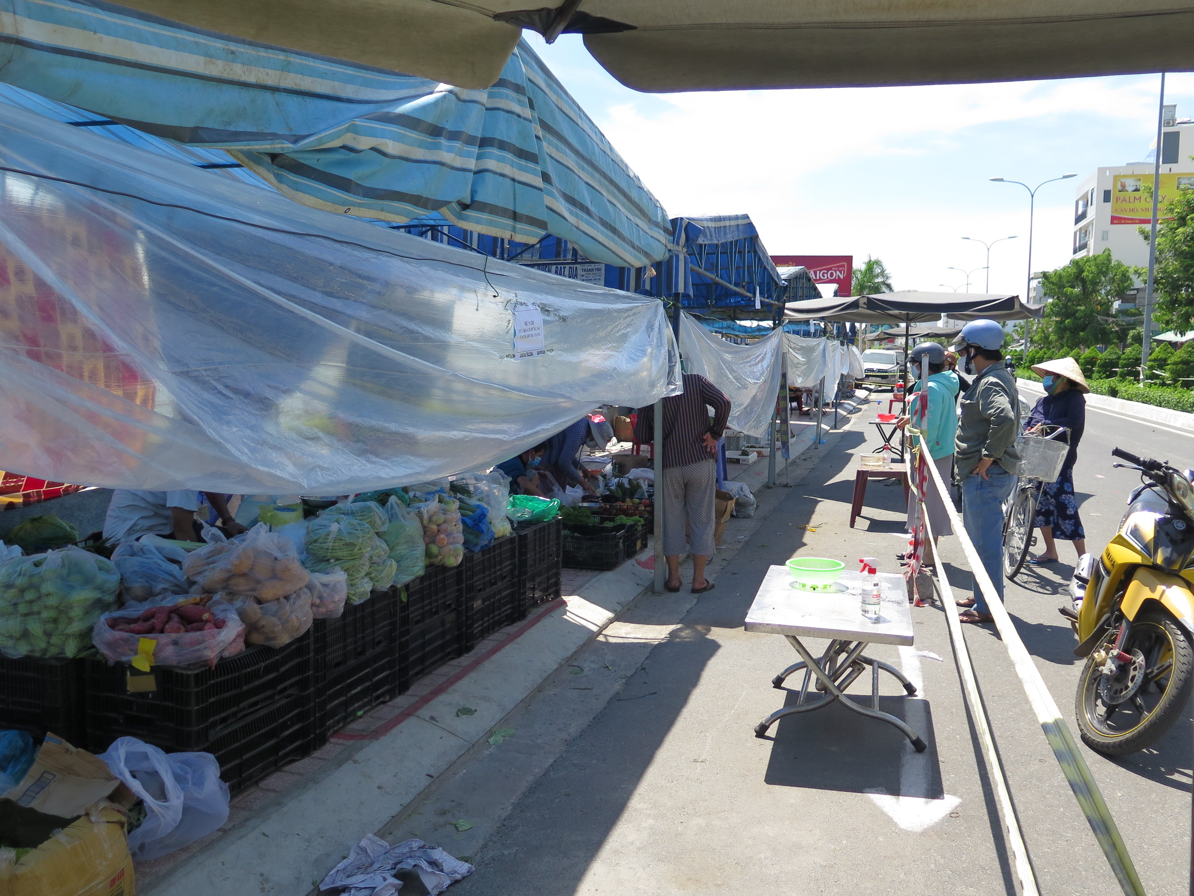 Tiêu dùng & Dư luận - Nha Trang: Đưa chợ ra phố phục vụ người dân mua thực phẩm (Hình 3).