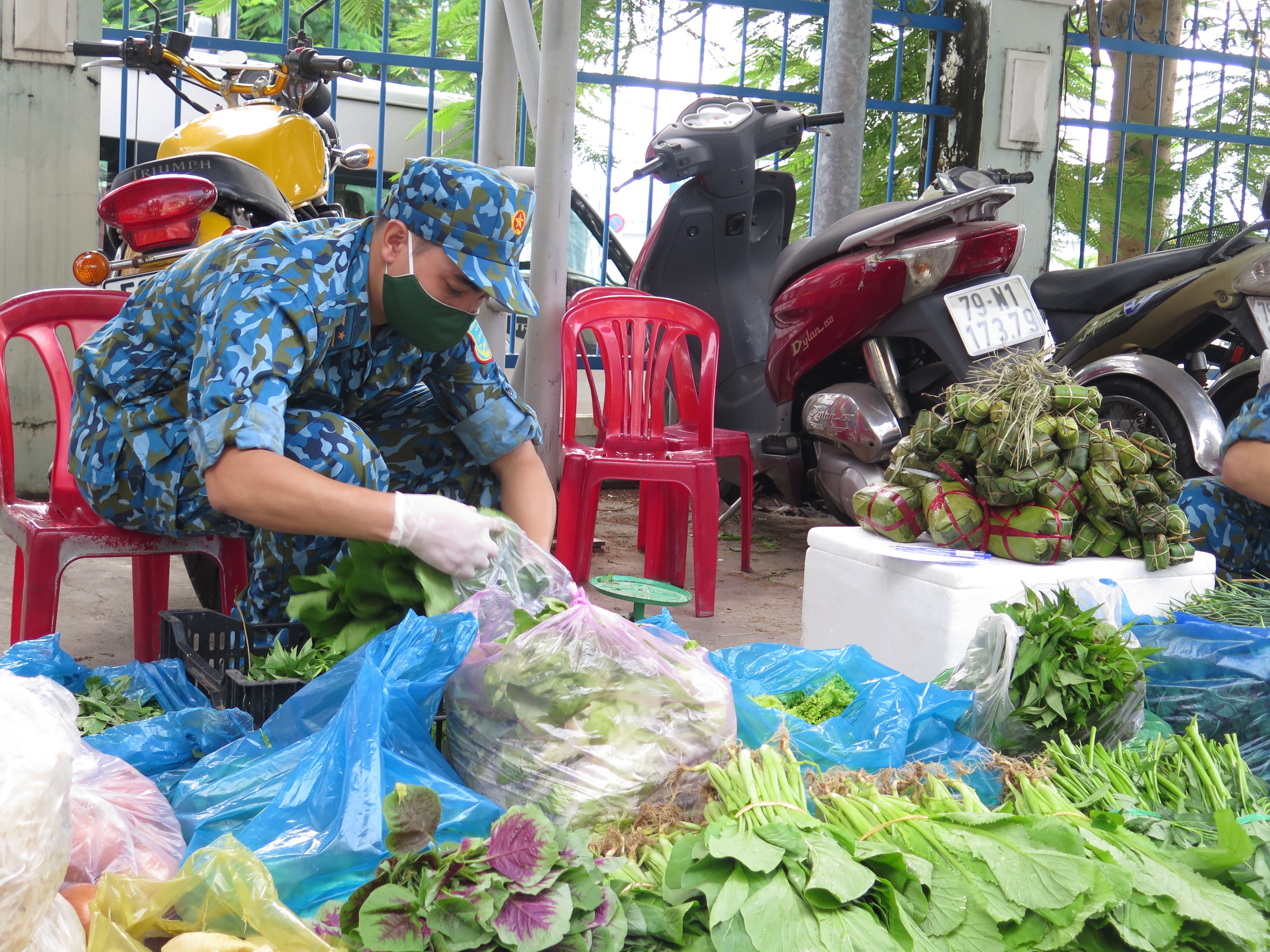 Dân sinh - Các lực lượng quân đội hỗ trợ Tp. Nha Trang chống dịch (Hình 2).