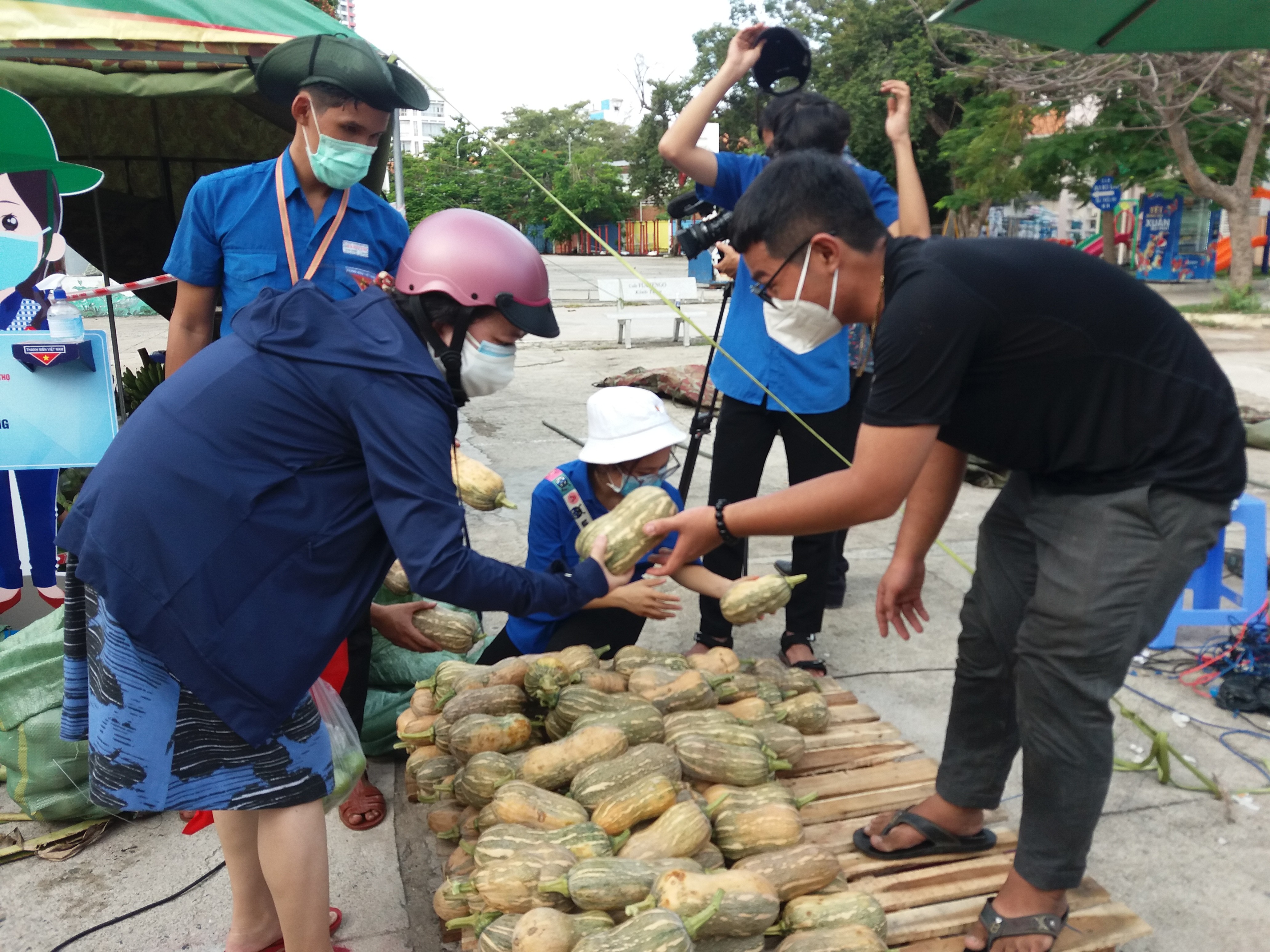 Dân sinh - Khánh Hòa hỗ trợ tiêu thụ nông, thủy sản cho nông dân