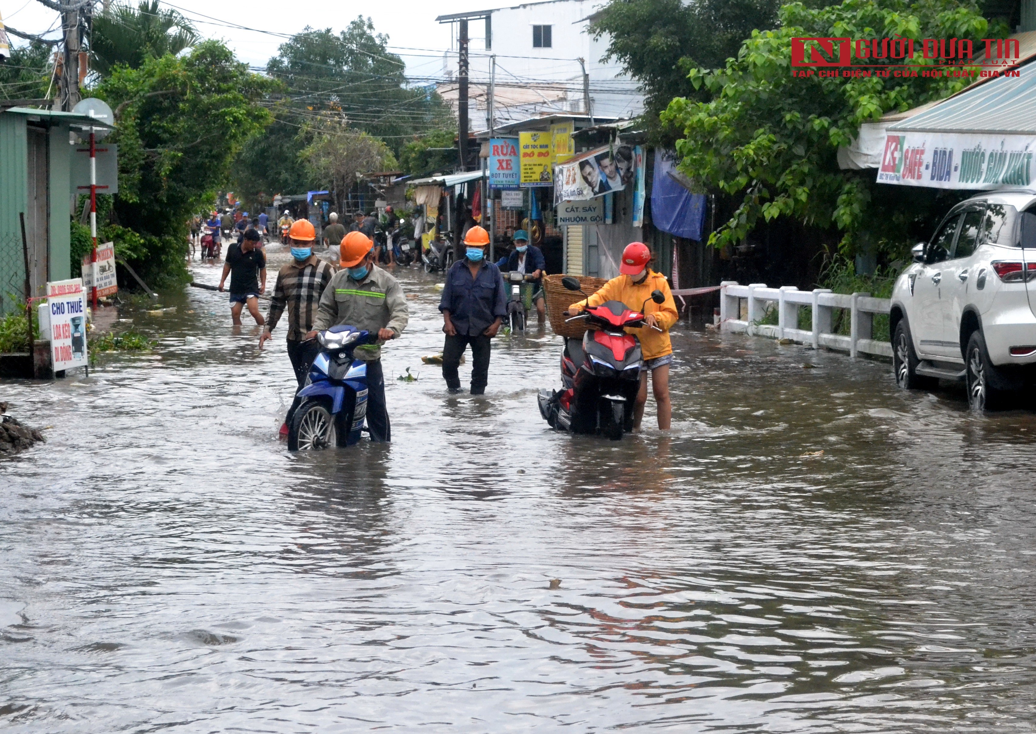 Dân sinh - Khánh Hòa: Mưa lũ gây ngập sâu, sạt lở nhiều nơi (Hình 9).