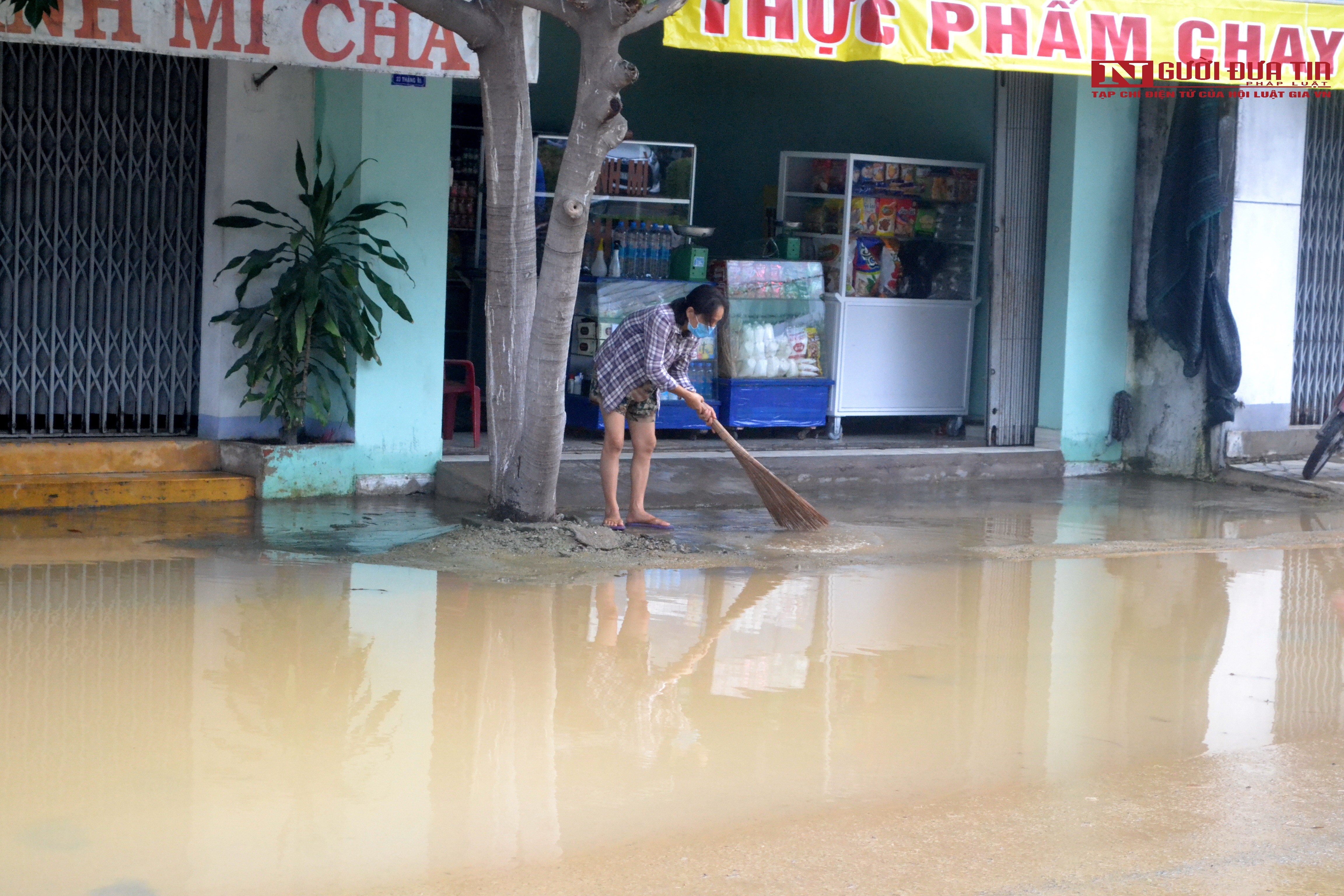 Dân sinh - Khánh Hòa: Mưa lũ gây ngập sâu, sạt lở nhiều nơi (Hình 11).