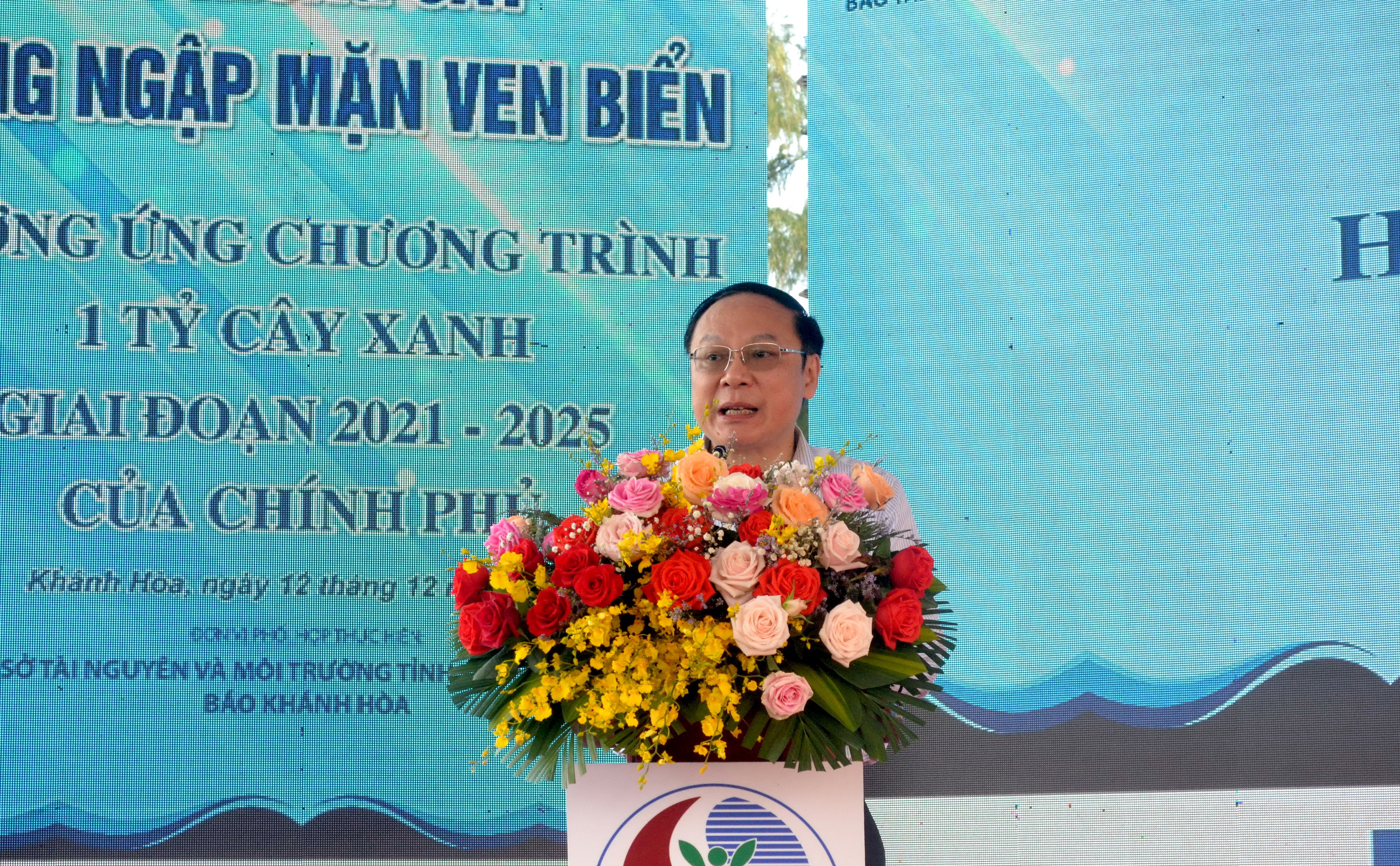 Môi trường - Trồng 2.000 cây đước phủ xanh rừng ngập mặn ven biển tại Khánh Hòa