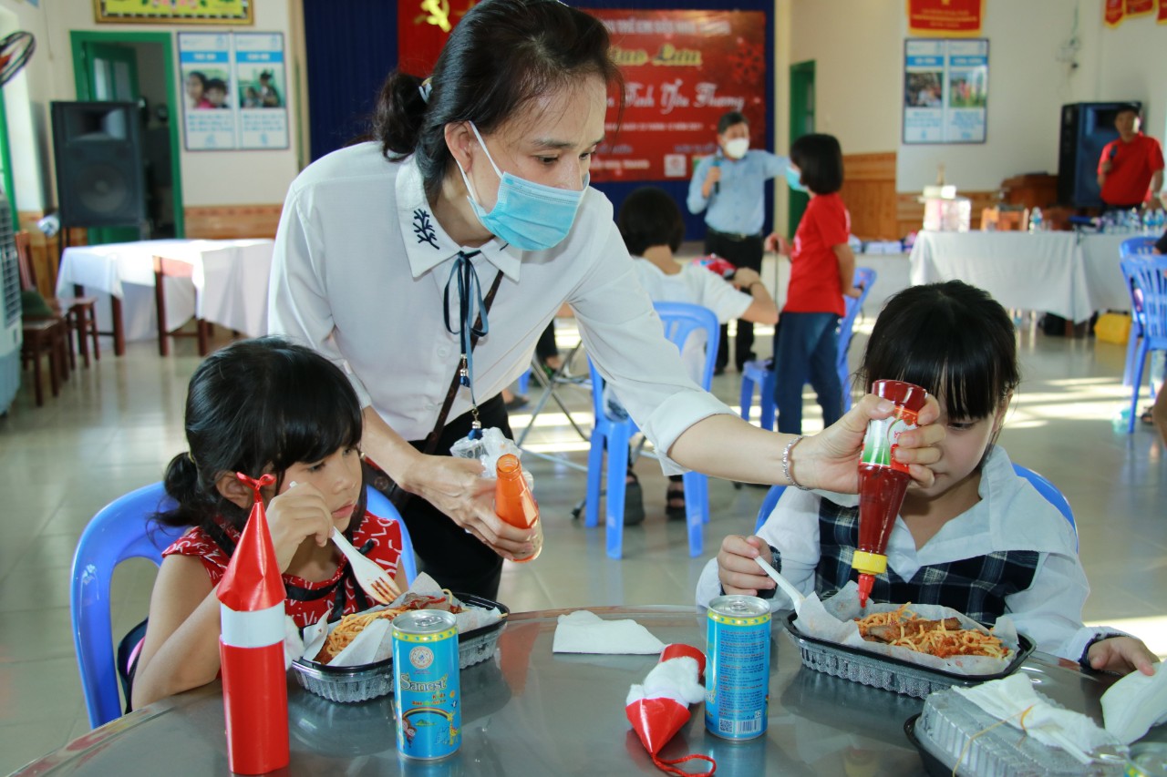 Dân sinh - Khánh Hòa: Giáng sinh sớm đến với Làng trẻ em SOS Nha Trang (Hình 7).