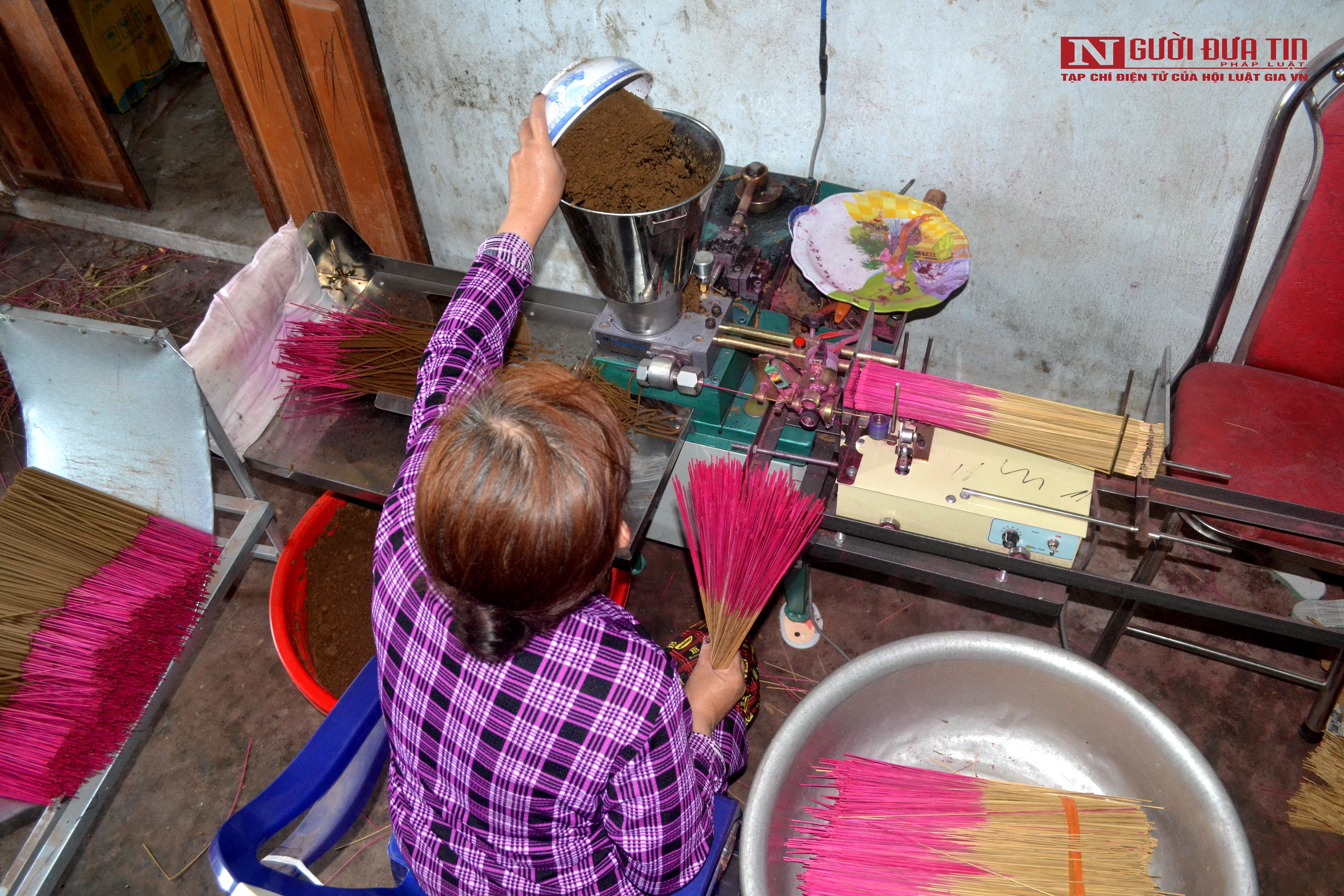 Dân sinh - Khánh Hòa: Rộn ràng làng làm nhang Phong Ấp những ngày giáp Tết (Hình 3).