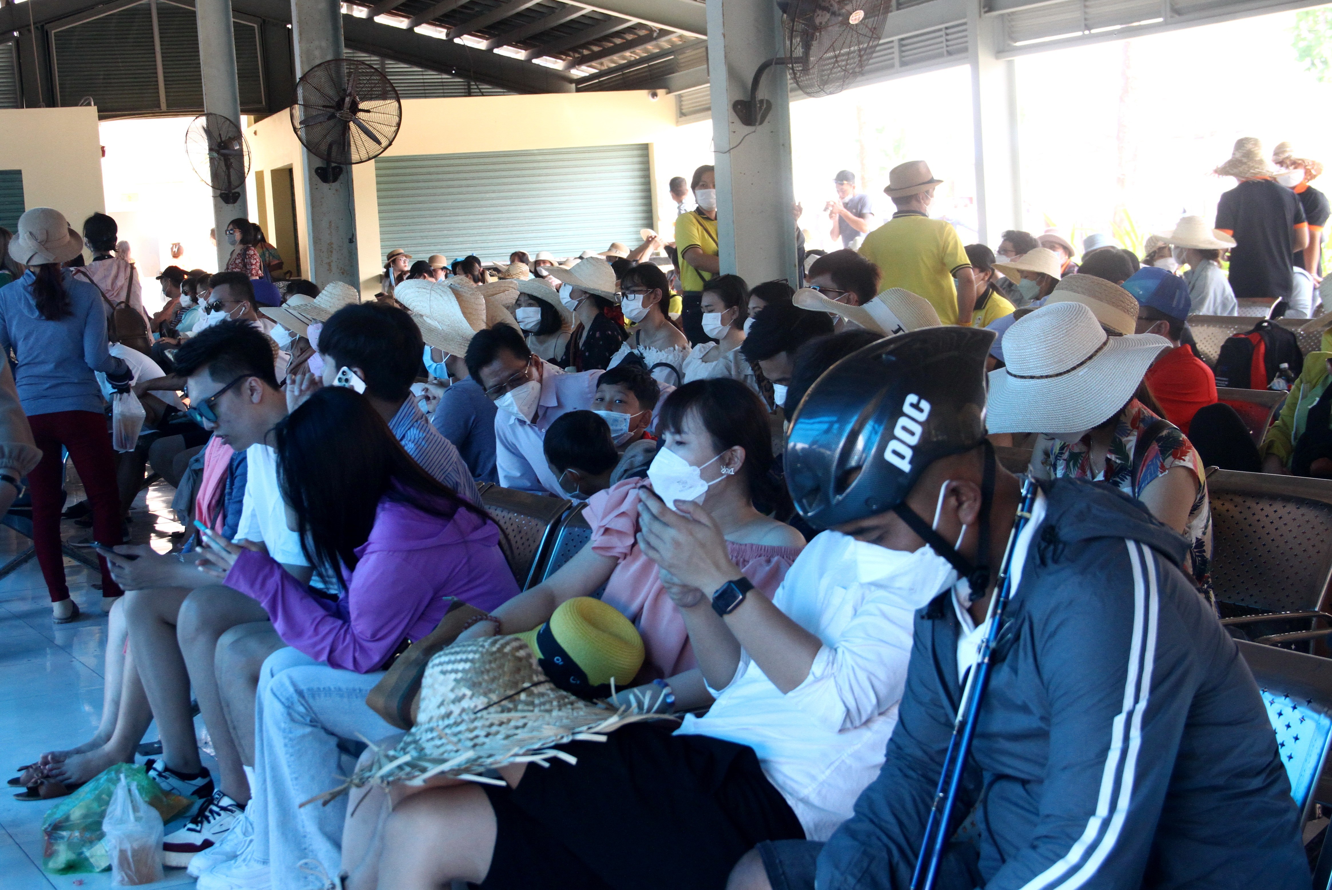 Dân sinh - Khánh Hòa: Du khách đổ về Nha Trang trong kỳ nghỉ lễ Giỗ tổ Hùng Vương