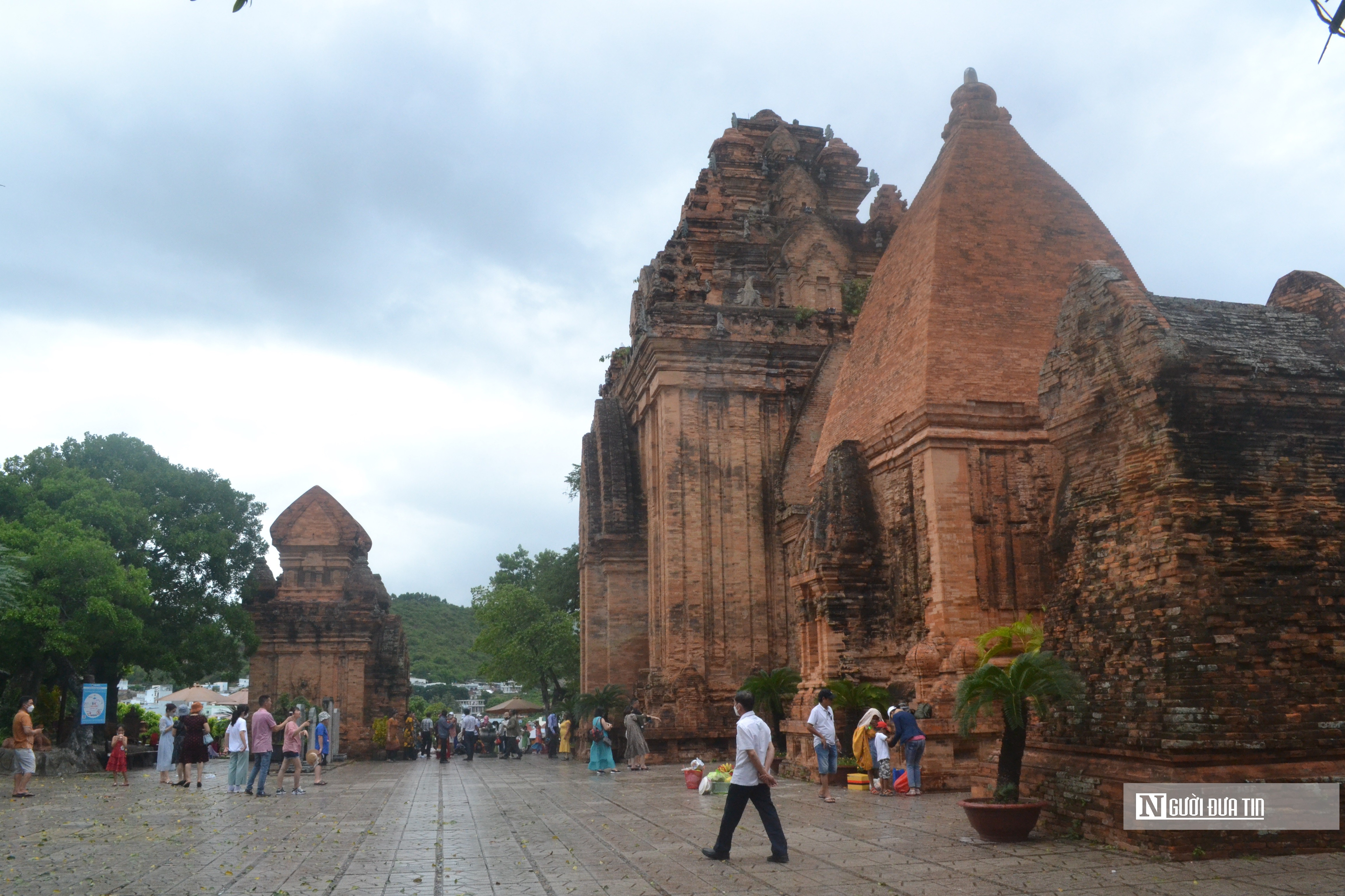 Dân sinh - Khánh Hòa: Hàng ngàn du khách đổ về Nha Trang tham quan biển đảo (Hình 12).