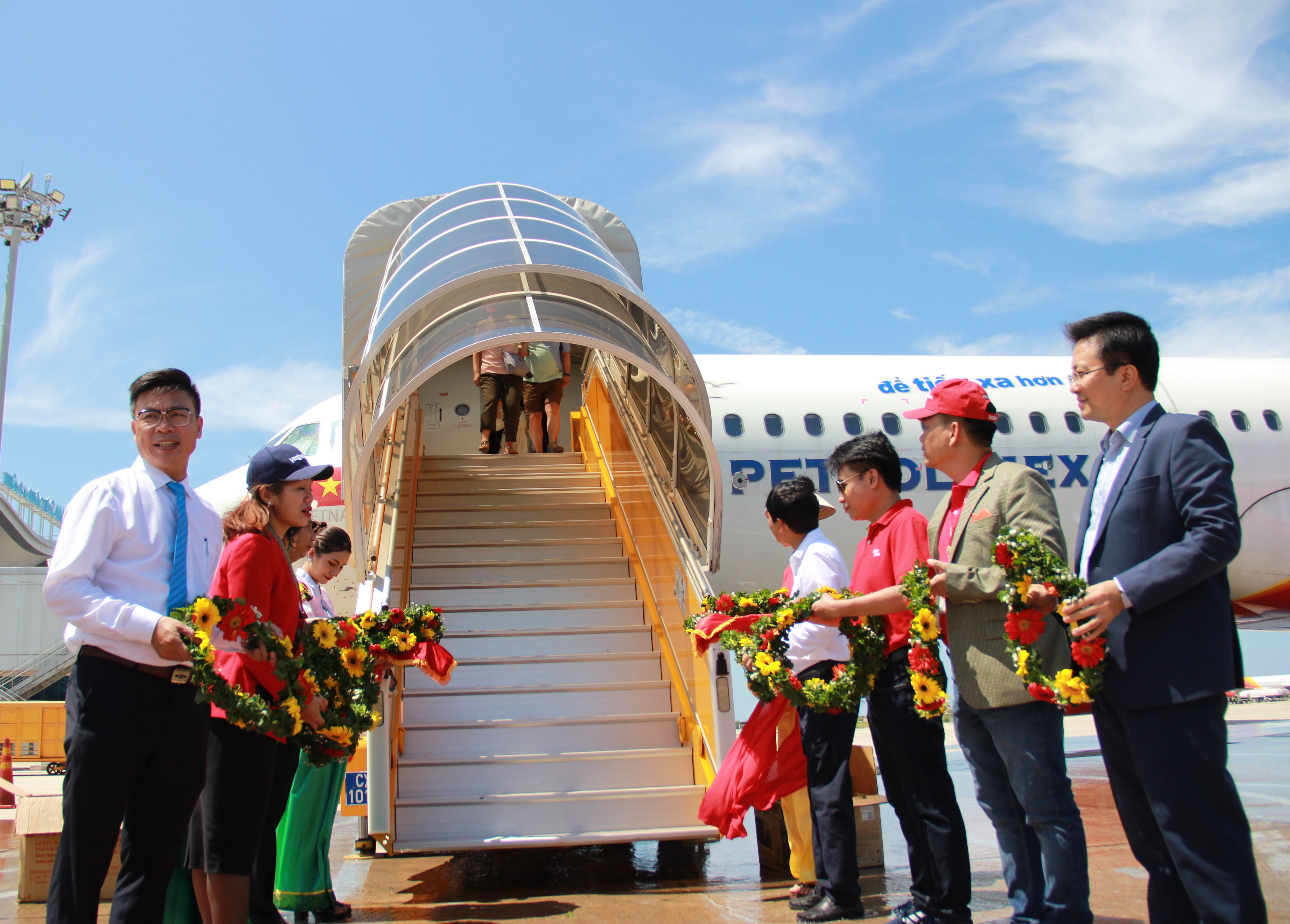 Tiêu dùng & Dư luận - Khánh Hòa đón chuyến bay đầu tiên trở lại từ Hàn Quốc (Hình 2).