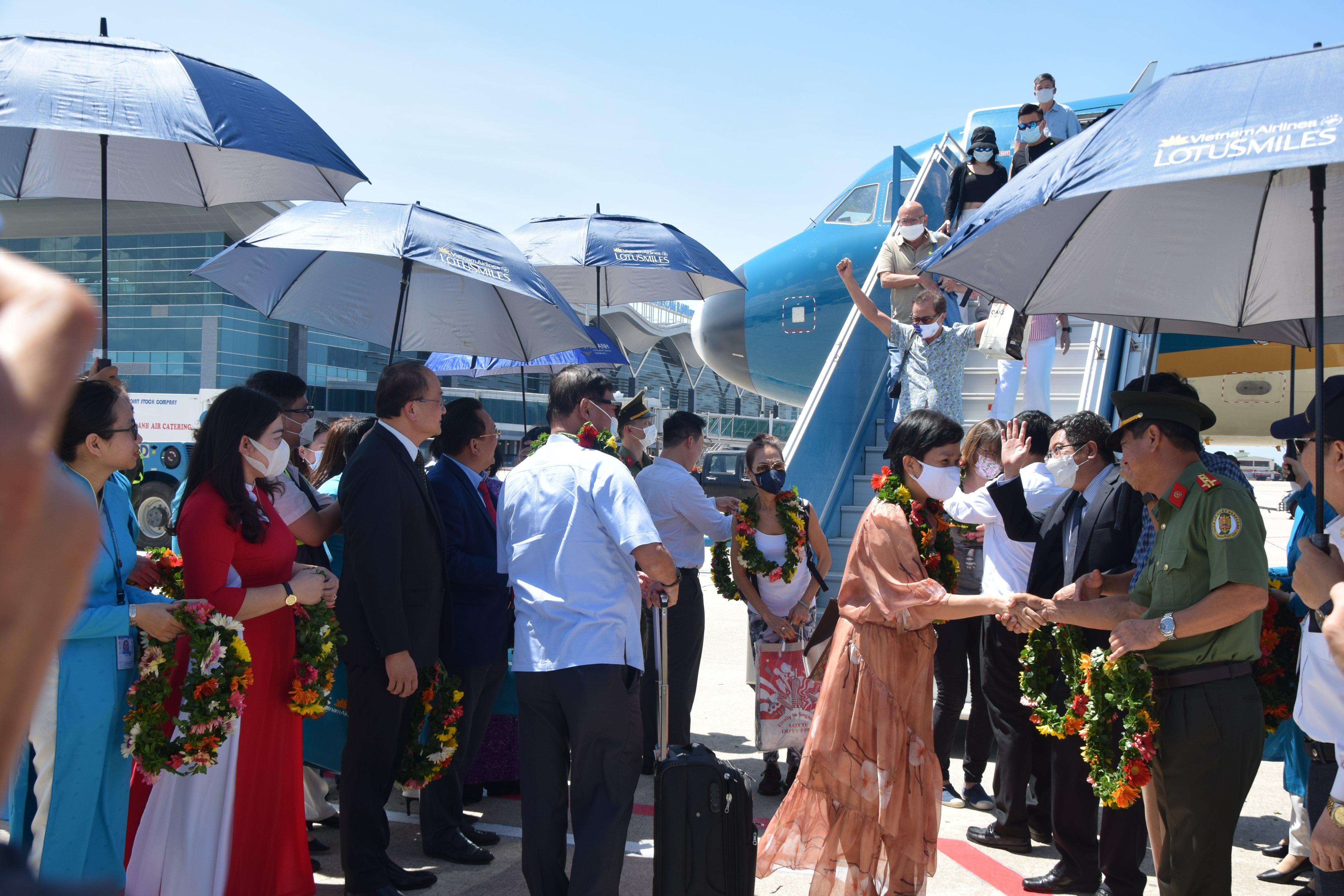 Sự kiện - Khánh Hòa đón đoàn khách Singapore đầu tiên trở lại sau dịch Covid-19 (Hình 3).