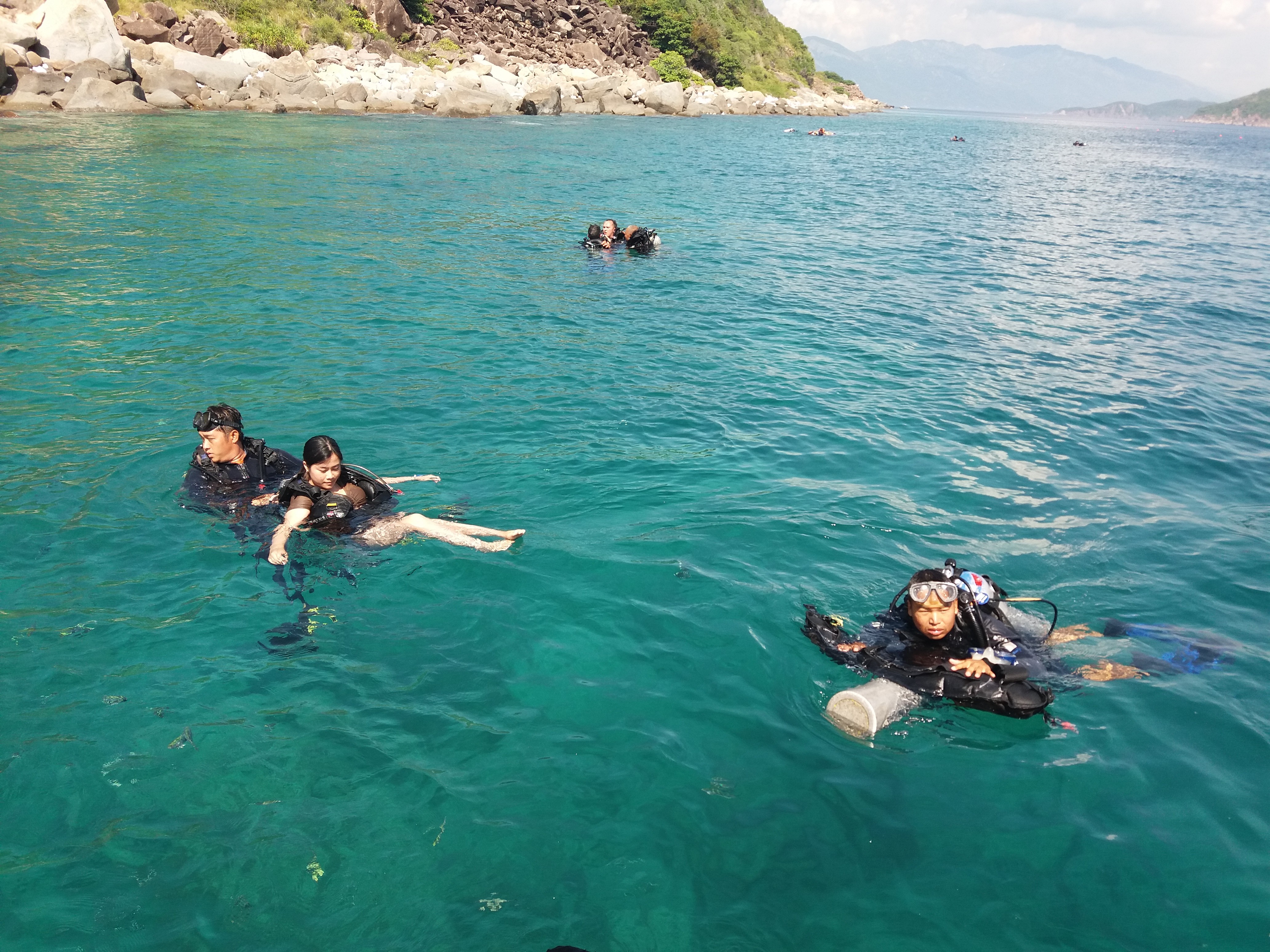 Dân sinh - Nha Trang kiến nghị lắp camera giám sát để bảo tồn san hô ở Hòn Mun (Hình 3).