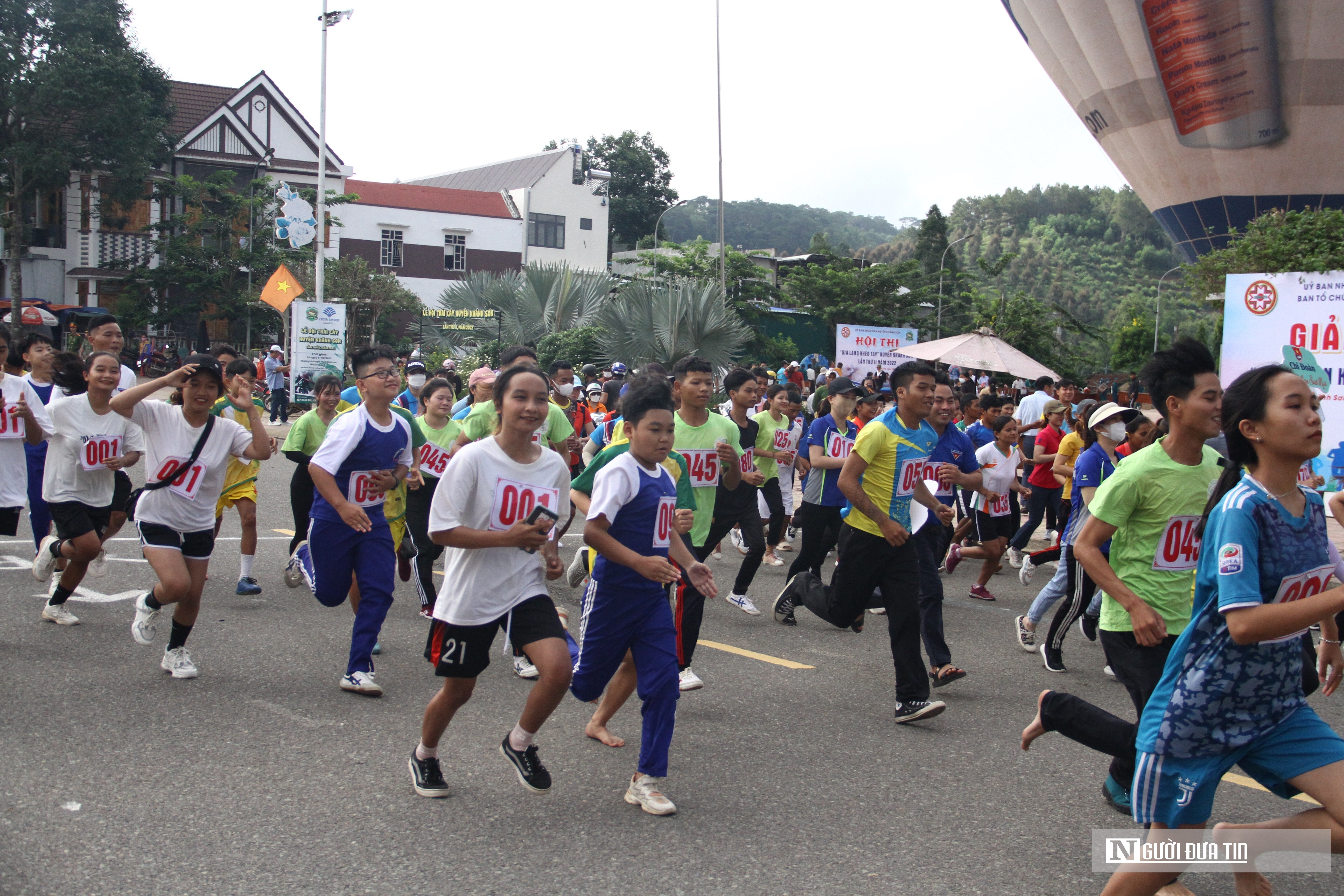 Sự kiện - Đông đảo du khách tham gia Lễ hội trái cây huyện Khánh Sơn lần thứ 2  (Hình 2).