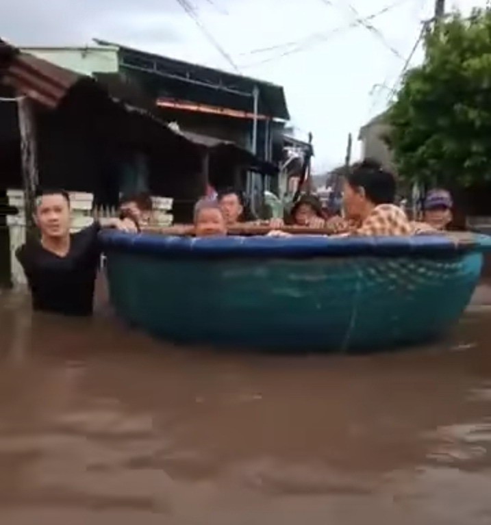 Dân sinh - Khánh Hòa: Hơn 50 căn nhà ở huyện Vạn Ninh ngập sâu do mưa lớn