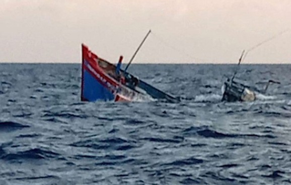 Dân sinh - Hai tàu cá của tỉnh Khánh Hòa bị chìm trên biển