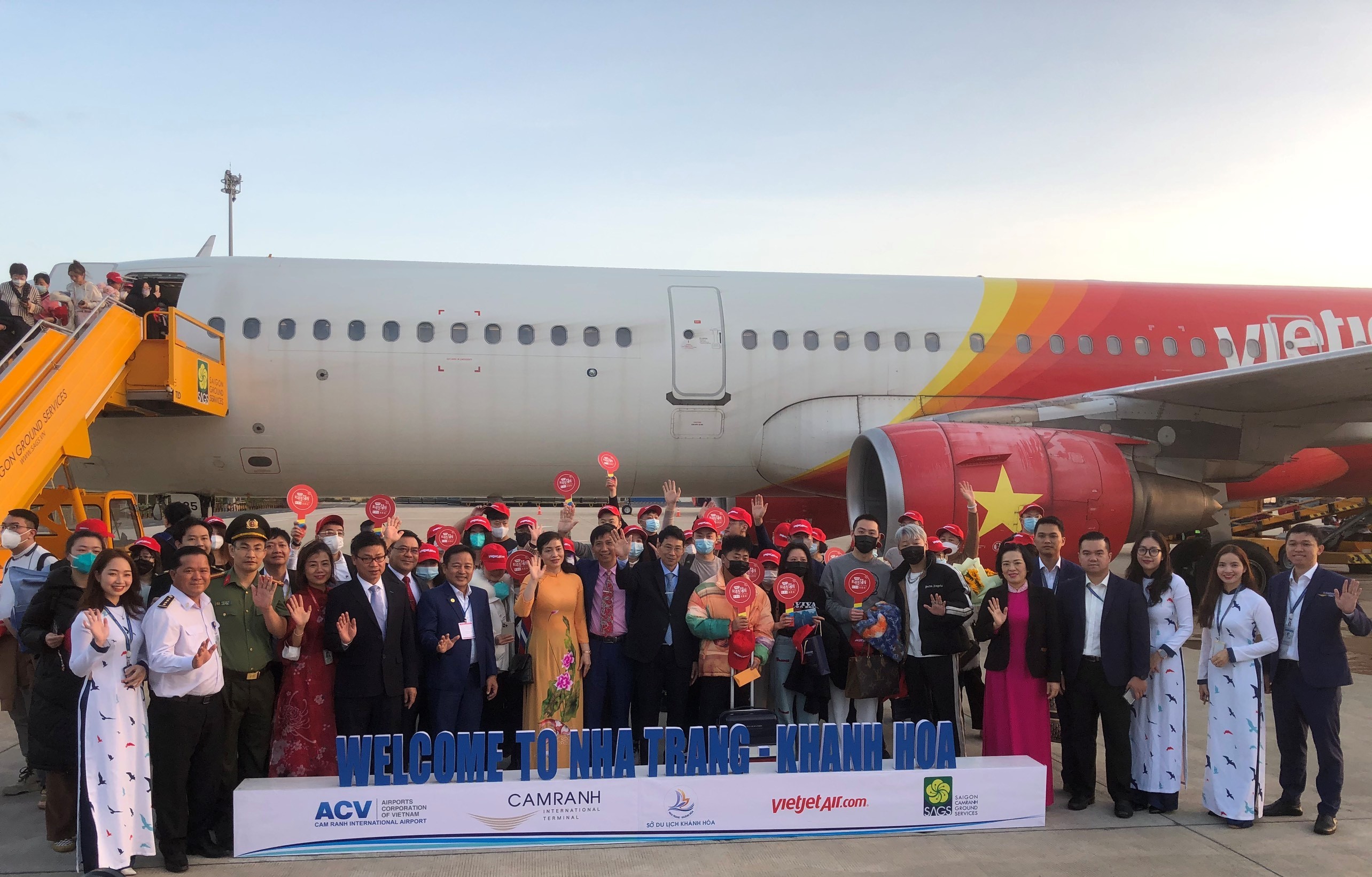Sự kiện - Đón chuyến bay từ Trung Quốc đến Khánh Hòa dịp Tết Nguyên đán 2023 (Hình 4).