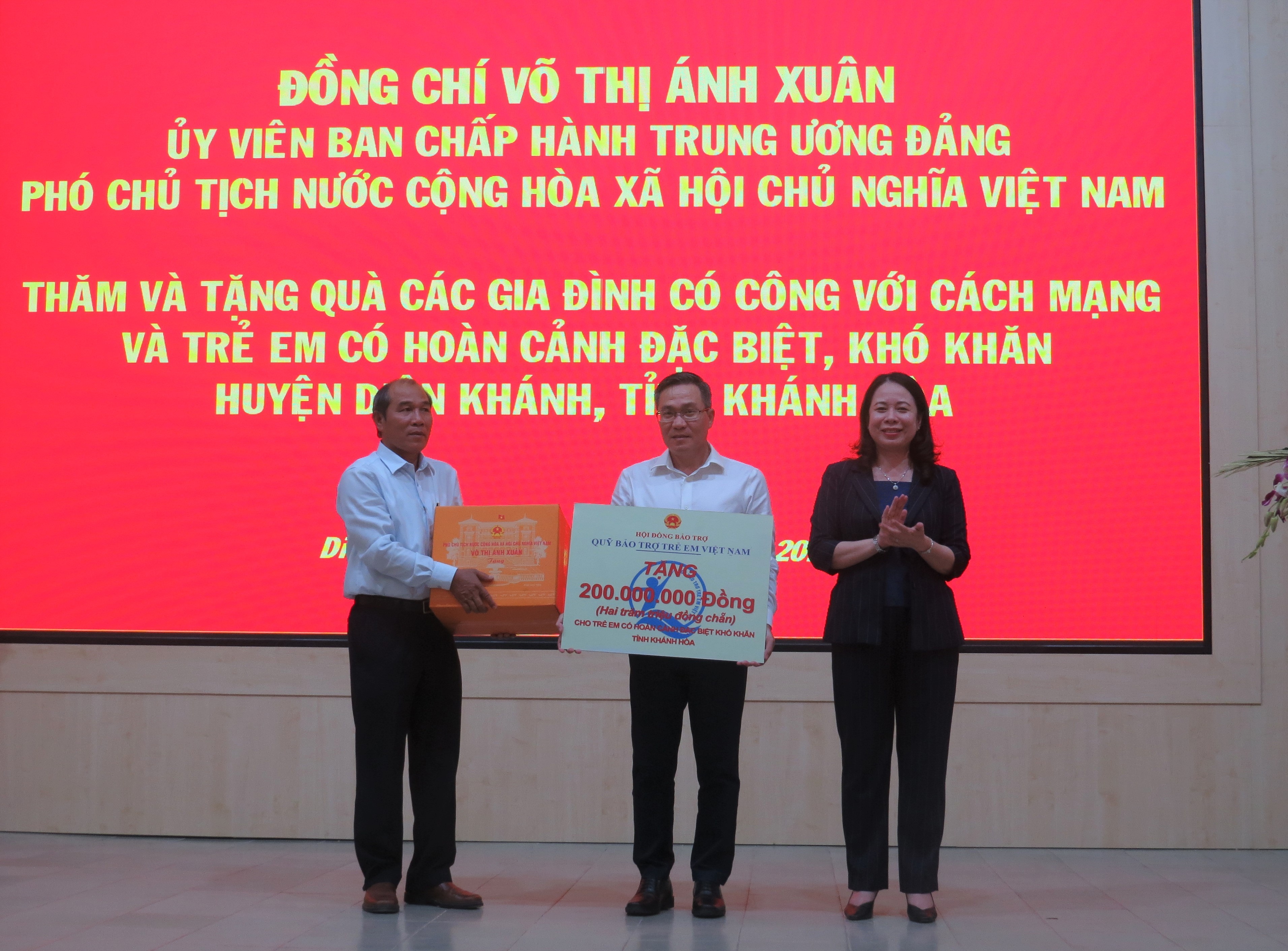 Sự kiện - Phó Chủ tịch nước dự khánh thành Bệnh viện Ung bướu tỉnh Khánh Hòa (Hình 7).