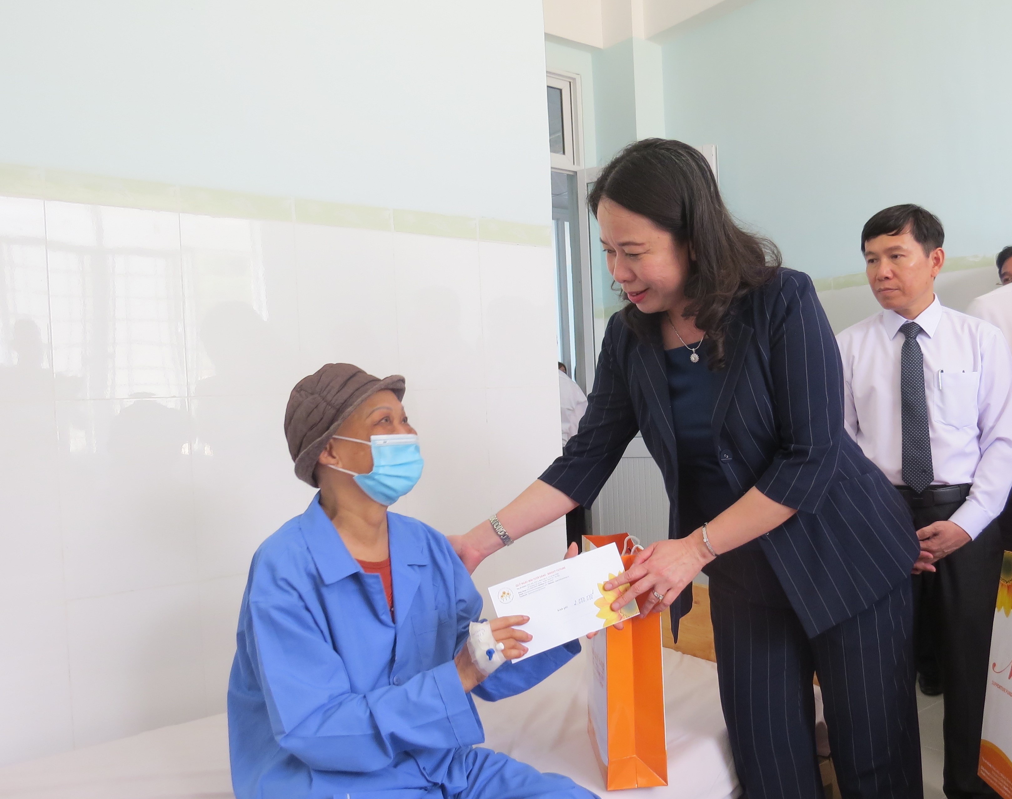 Sự kiện - Phó Chủ tịch nước dự khánh thành Bệnh viện Ung bướu tỉnh Khánh Hòa (Hình 4).
