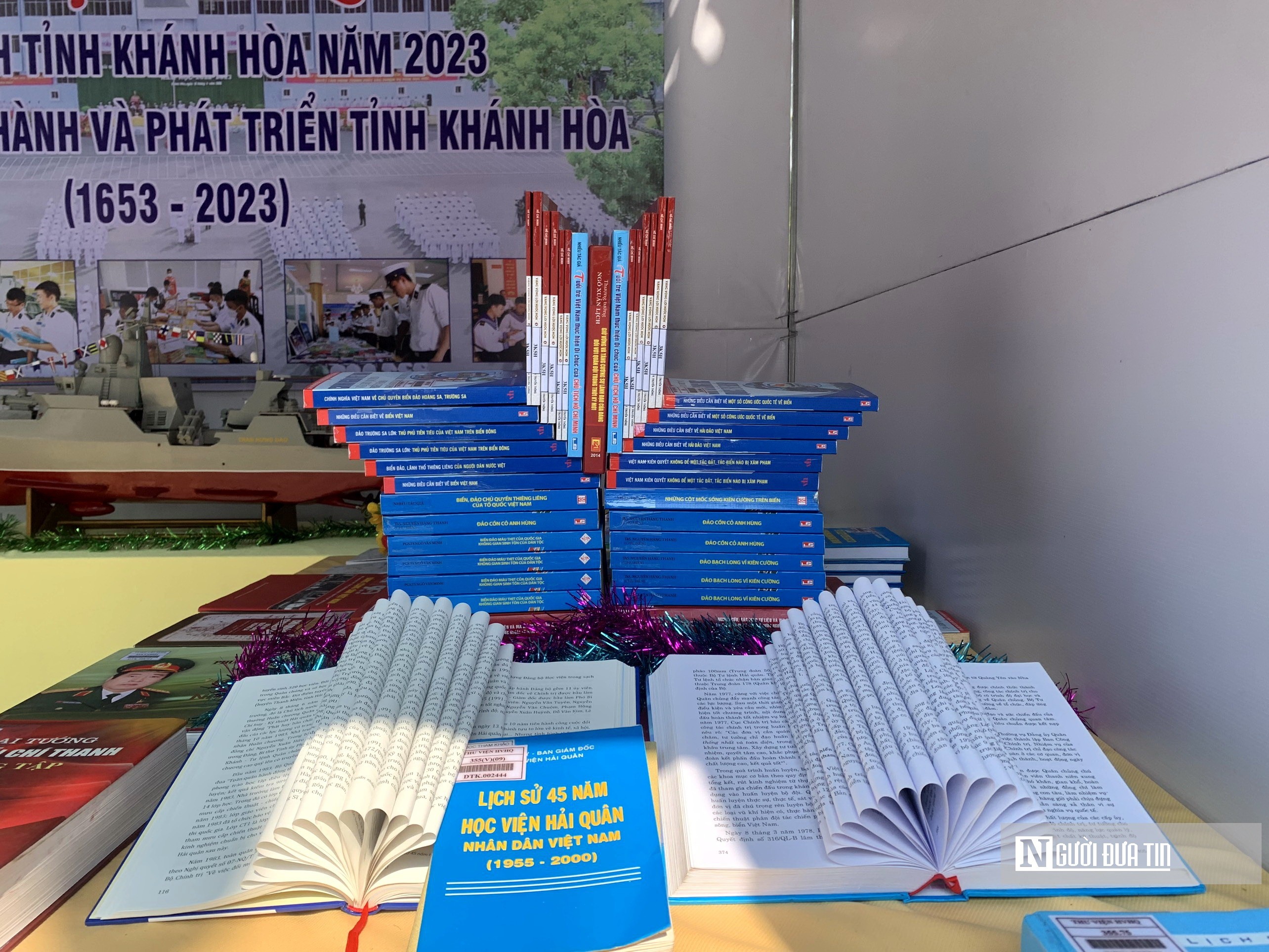 Văn hoá - Khánh Hòa: Trưng bày, giới thiệu đến độc giả gần 8.000 cuốn sách  (Hình 8).