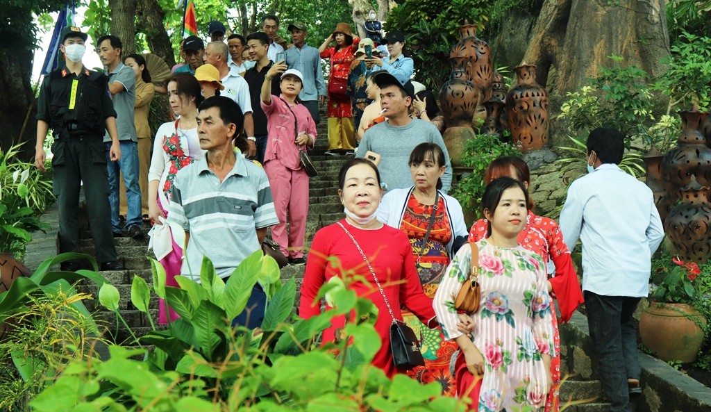 Văn hoá - Hơn 100 đoàn hành hương về dự Lễ hội Tháp Bà Ponagar năm 2023 (Hình 9).