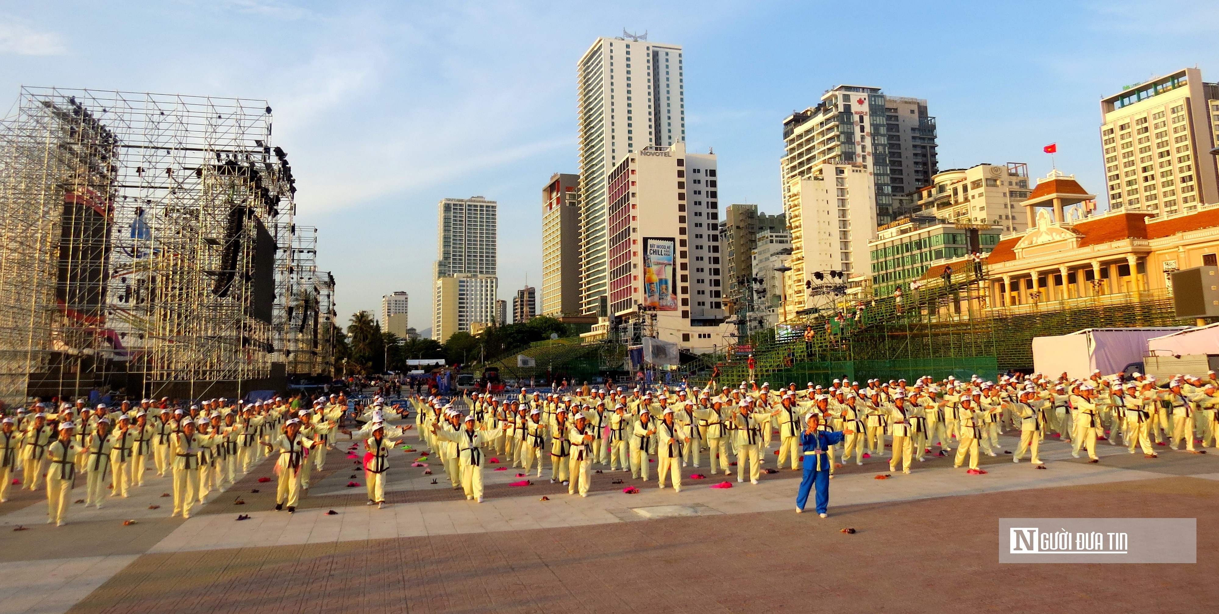 Dân sinh - Khánh Hòa: 370 người cao tuổi tham gia đồng diễn thể dục dưỡng sinh (Hình 5).