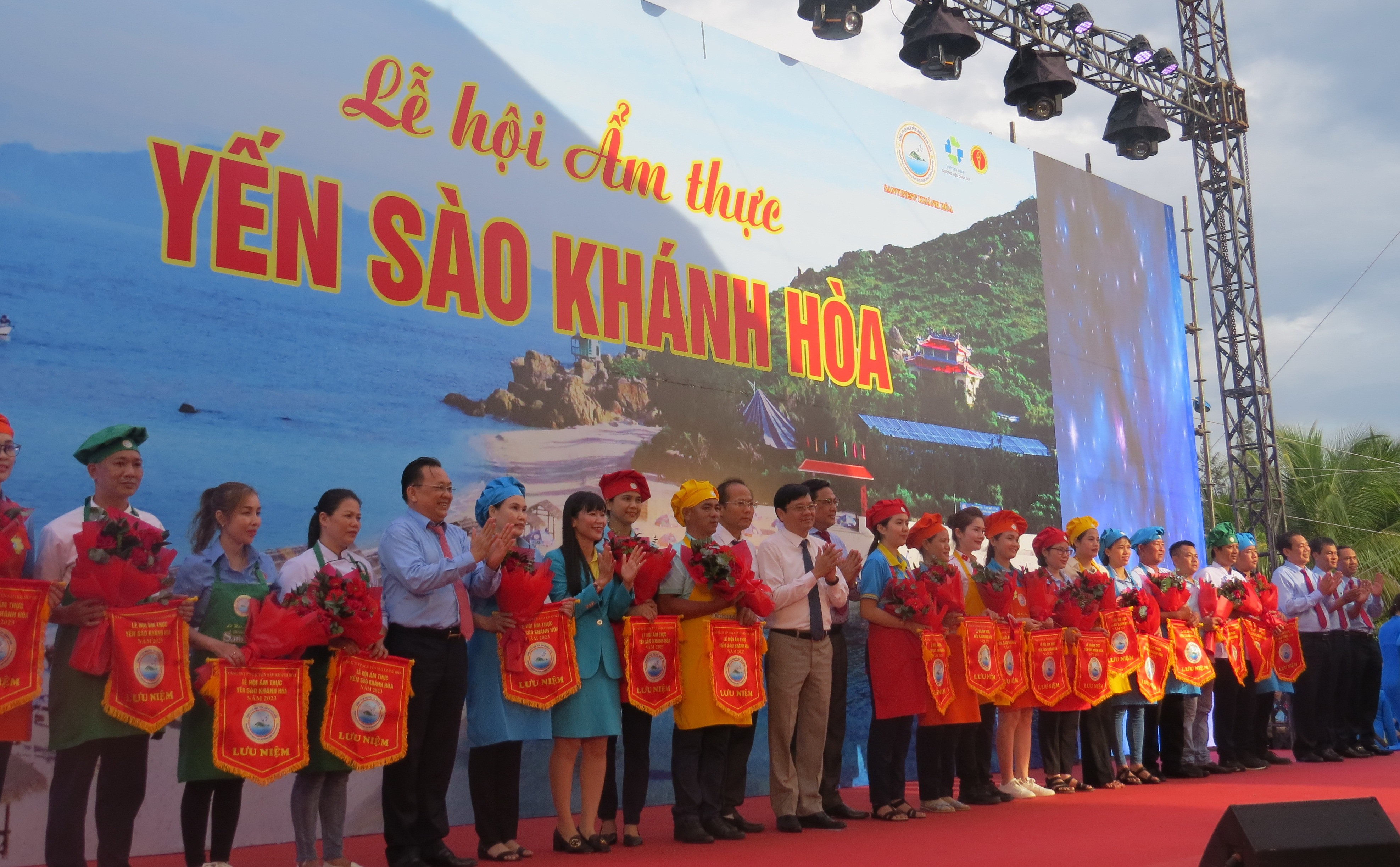 Dân sinh - Giới thiệu tinh hoa ẩm thực yến sào Khánh Hòa trong Festival Biển 