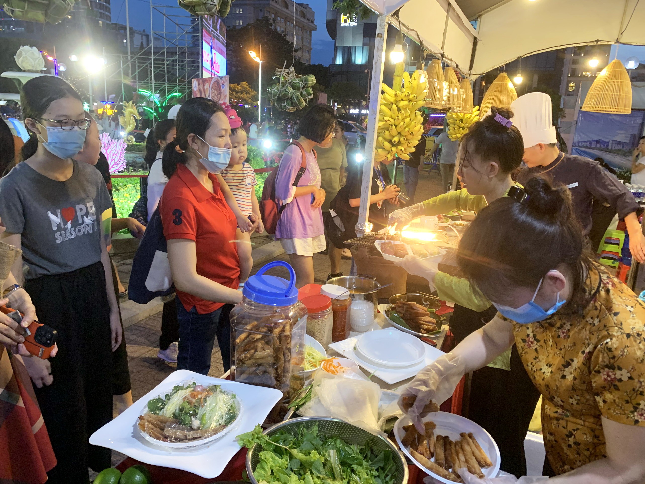 Dân sinh - Khánh Hòa: Doanh thu du lịch đạt gần 550 tỷ đồng trong Festival Biển (Hình 2).