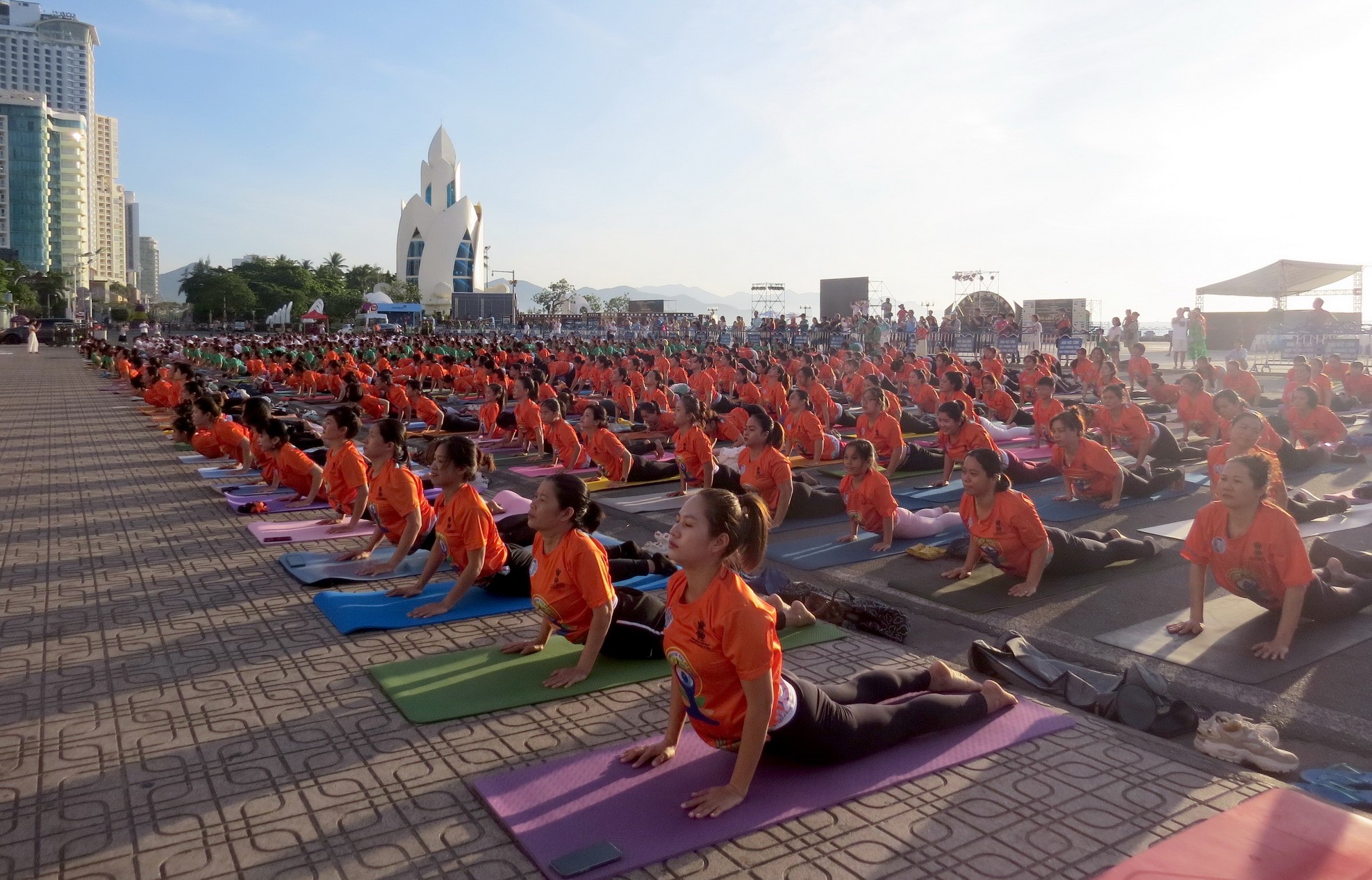 Dân sinh - Khánh Hòa: Khoảng 1.200 người tham gia đồng diễn Yoga tại Tp.Nha Trang