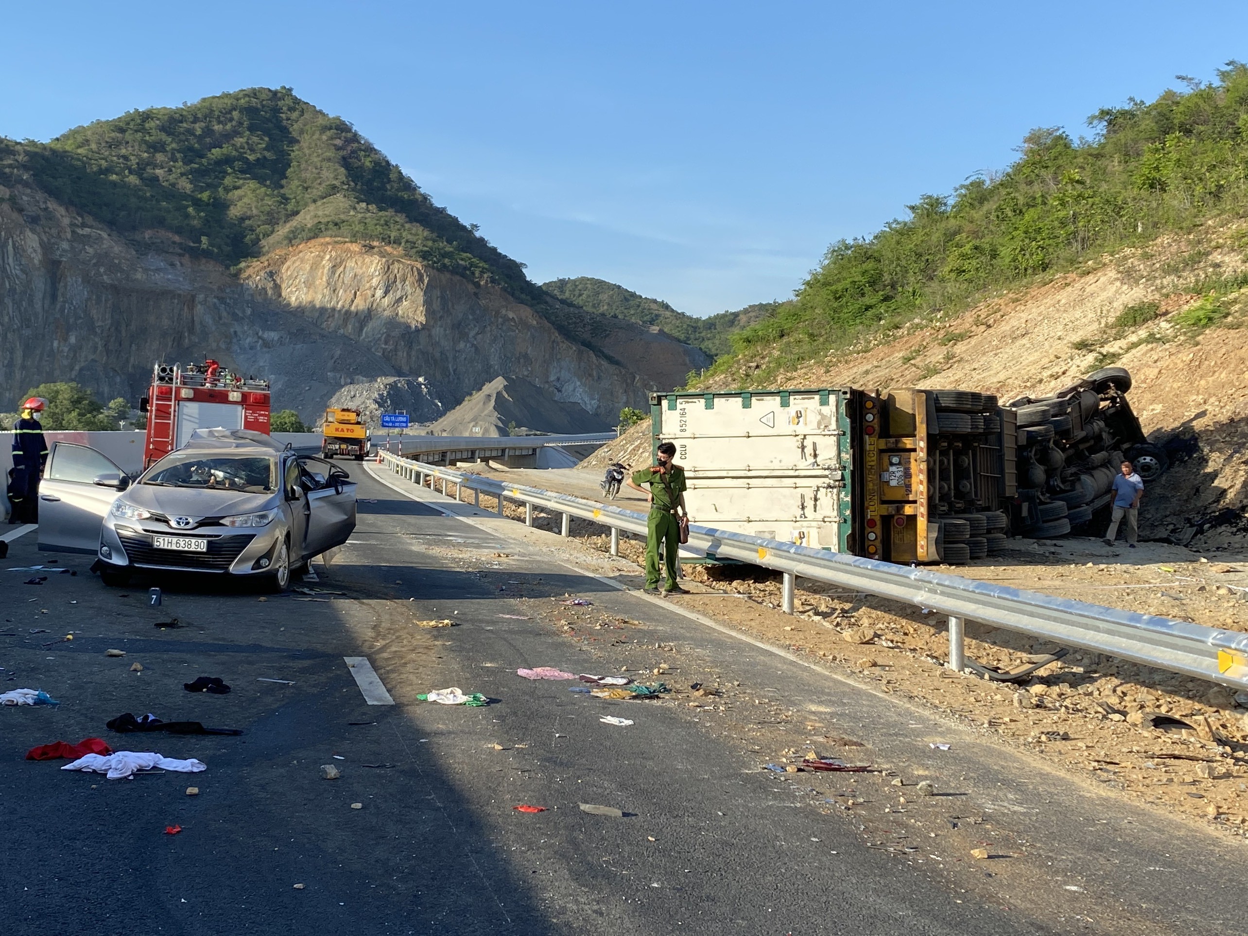 An ninh - Hình sự - Khánh Hòa: Tai nạn trên cao tốc Nha Trang – Cam Lâm khiến 2 người chết (Hình 2).