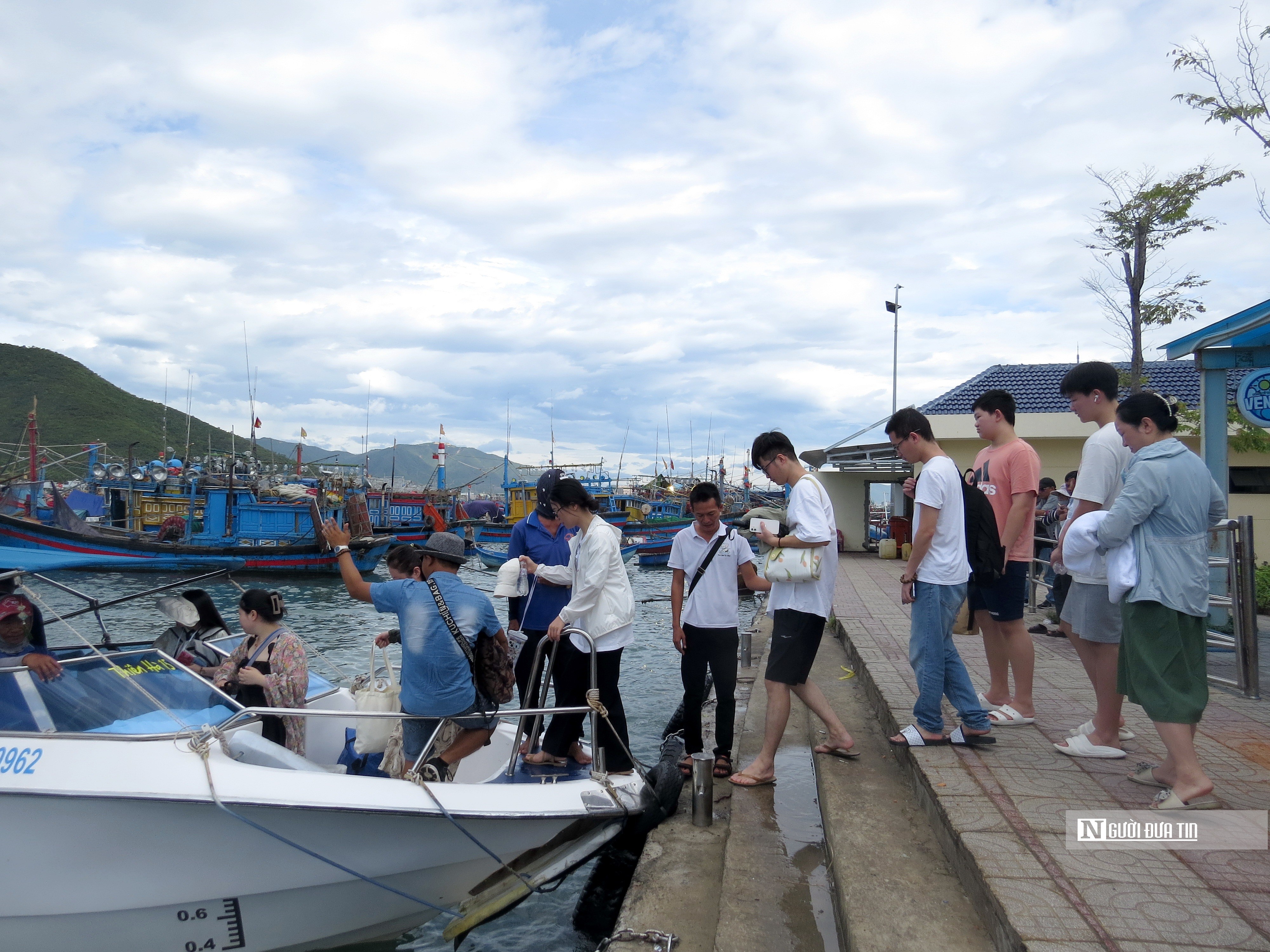 Dân sinh - Khánh Hòa: Lượng du khách đi tour biển đảo ngày đầu nghỉ lễ chưa cao (Hình 5).