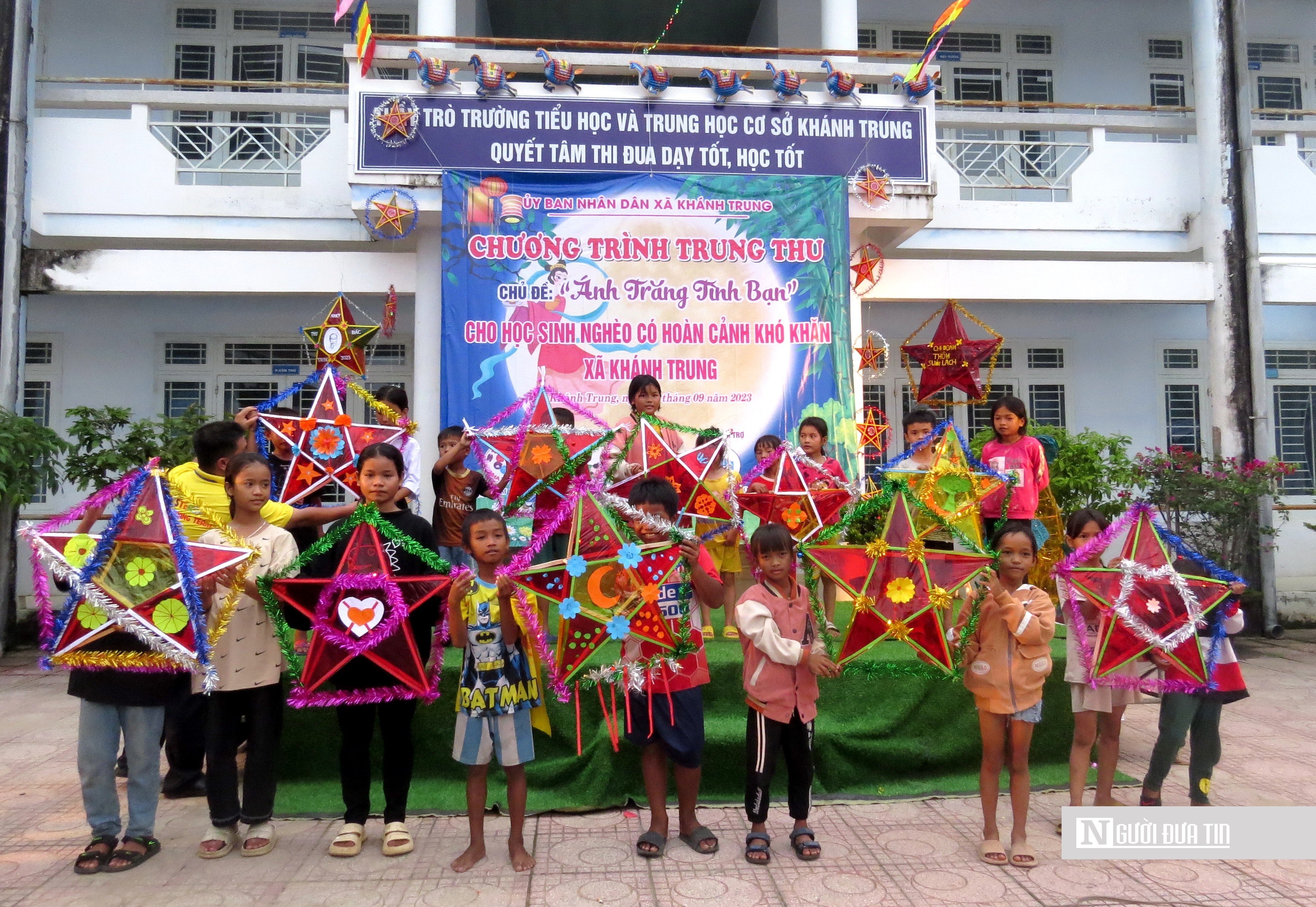 Dân sinh - Trung thu sẻ chia từ chiếc lồng đèn, gói bánh tự làm tặng bạn khó khăn (Hình 11).