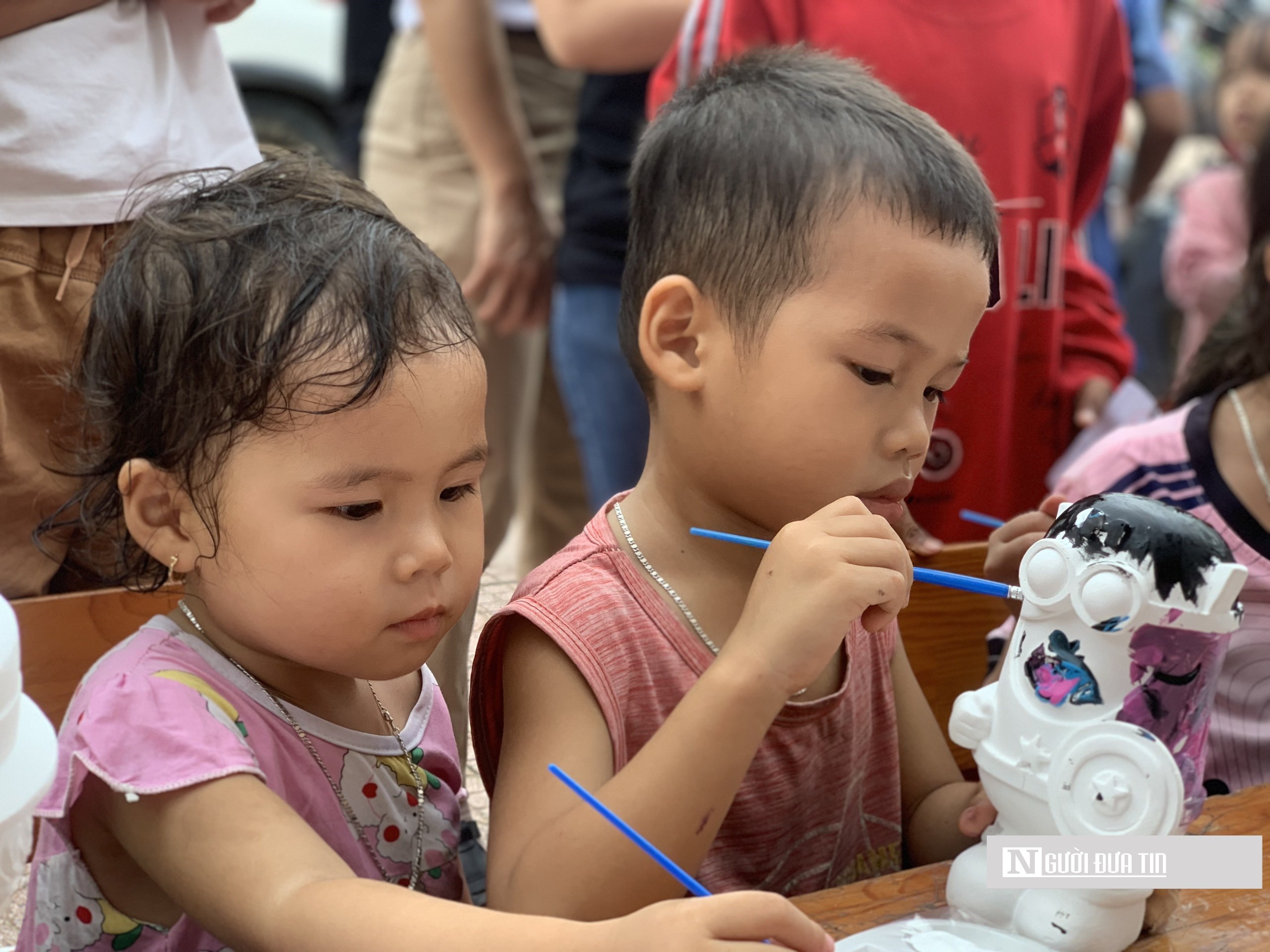 Dân sinh - Trung thu sẻ chia từ chiếc lồng đèn, gói bánh tự làm tặng bạn khó khăn (Hình 8).