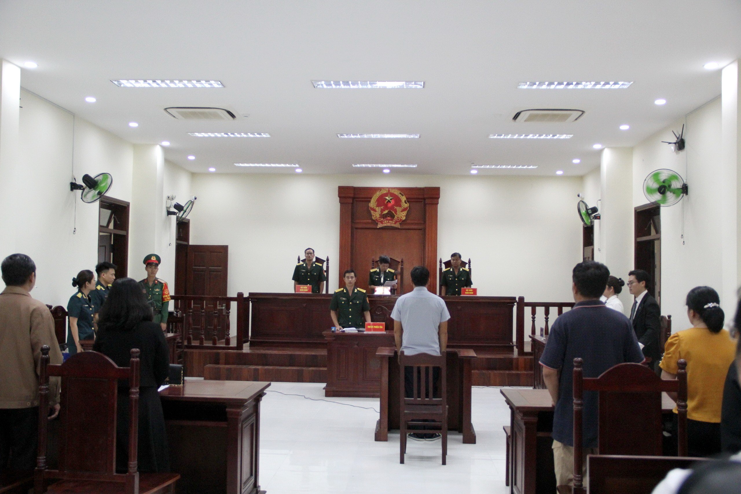 Hồ sơ điều tra - Phạt cựu Thiếu tá tông chết nữ sinh lớp 12 ở Ninh Thuận 14 tháng tù