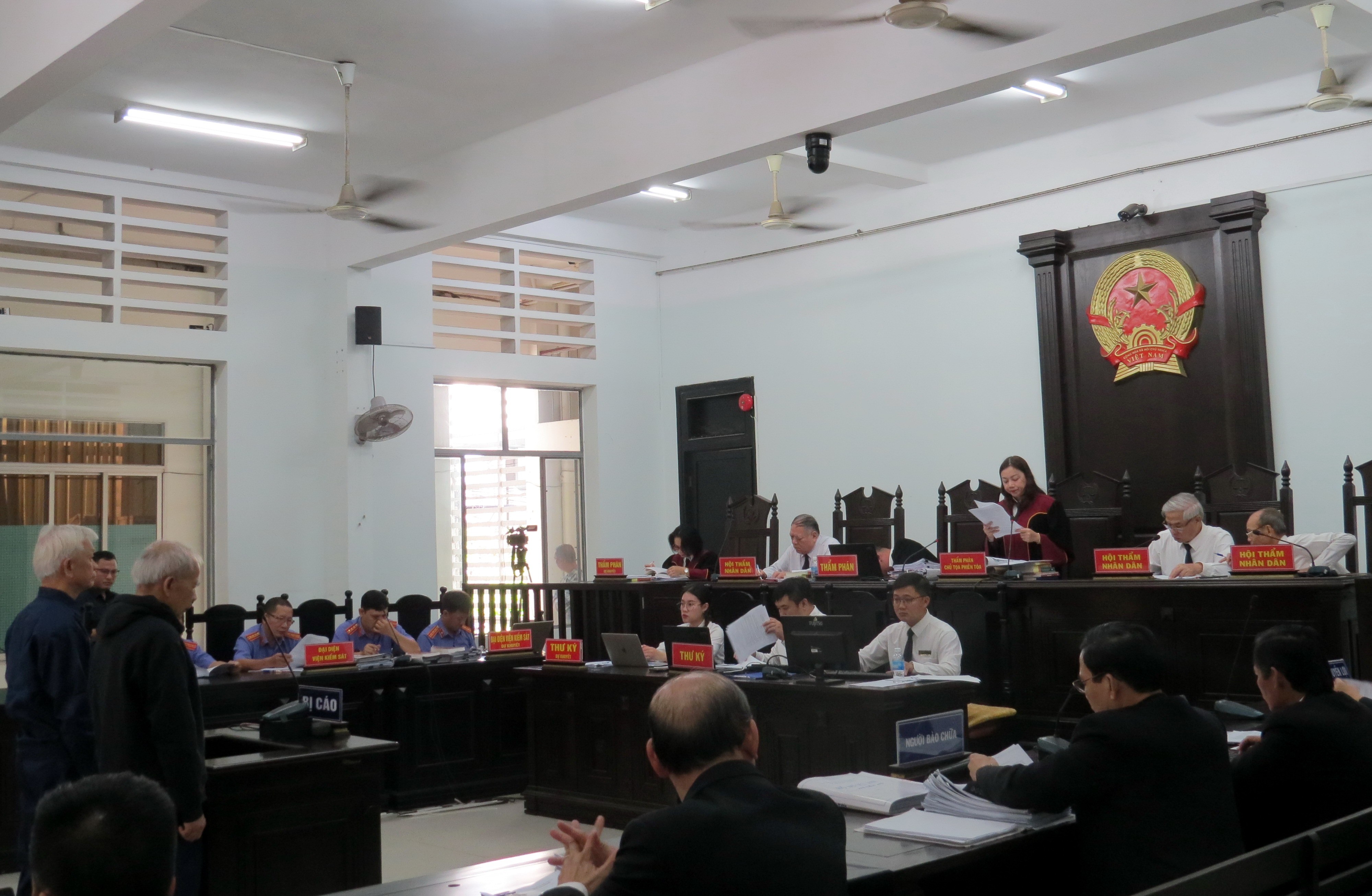Hồ sơ điều tra - Đề nghị phạt 4 cựu lãnh đạo tỉnh Khánh Hòa từ 3-6 năm tù (Hình 2).