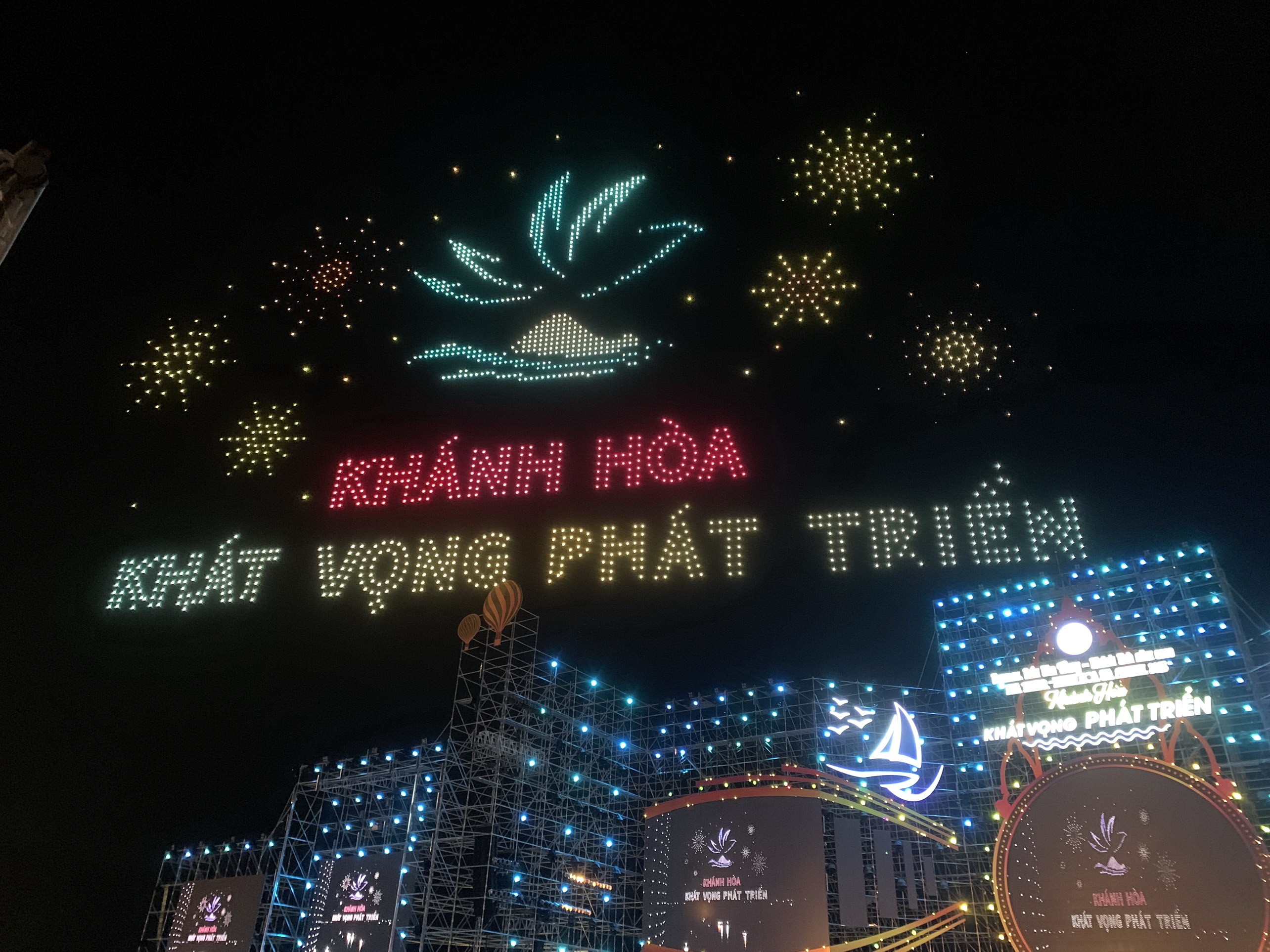 Văn hoá - Lễ hội Vịnh ánh sáng quốc tế Nha Trang 2024 có chủ đề “Ngân hà rực rỡ”