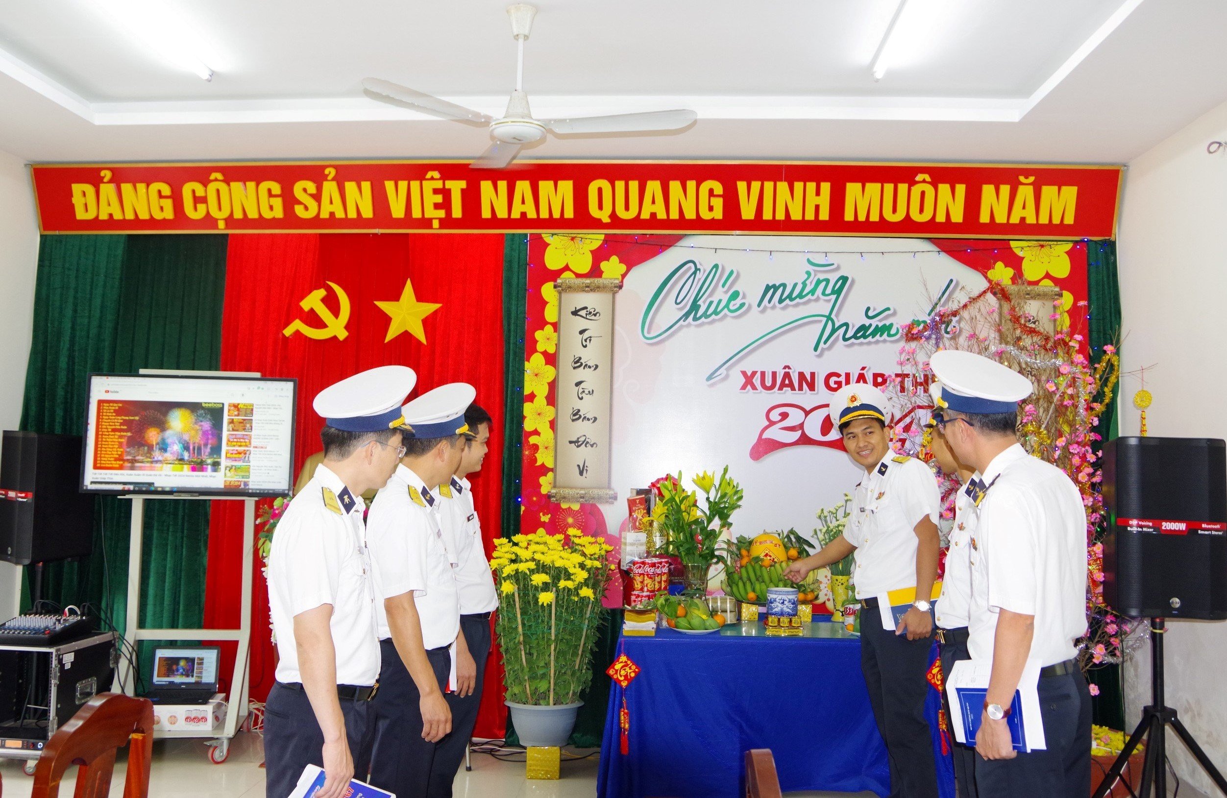 Dân sinh - Sôi nổi các hoạt động đón xuân Giáp Thìn của Vùng 2 Hải quân