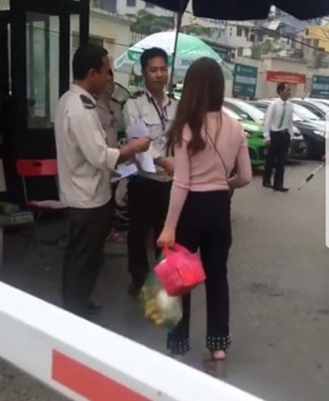 Xã hội - Đình chỉ công tác hai bảo vệ bệnh viện Bạch Mai chặn xe cứu thương