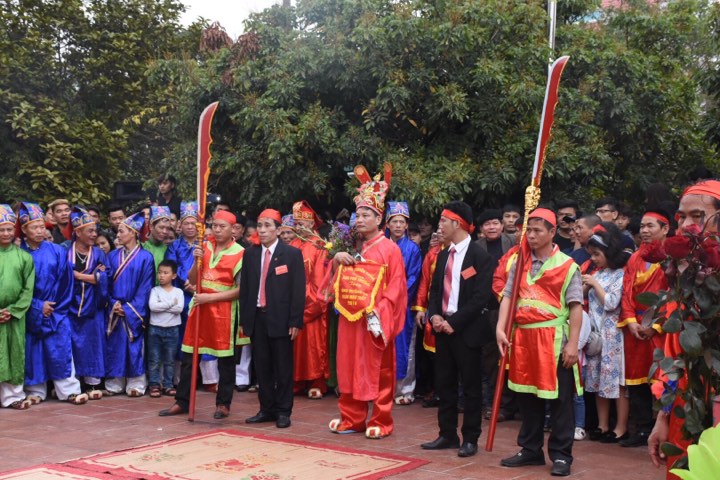 Xã hội - Không máu chảy, 2 'ông ỉn' ở Bắc Ninh được 'xử kín' tại lễ hội 'chém lợn' (Hình 6).