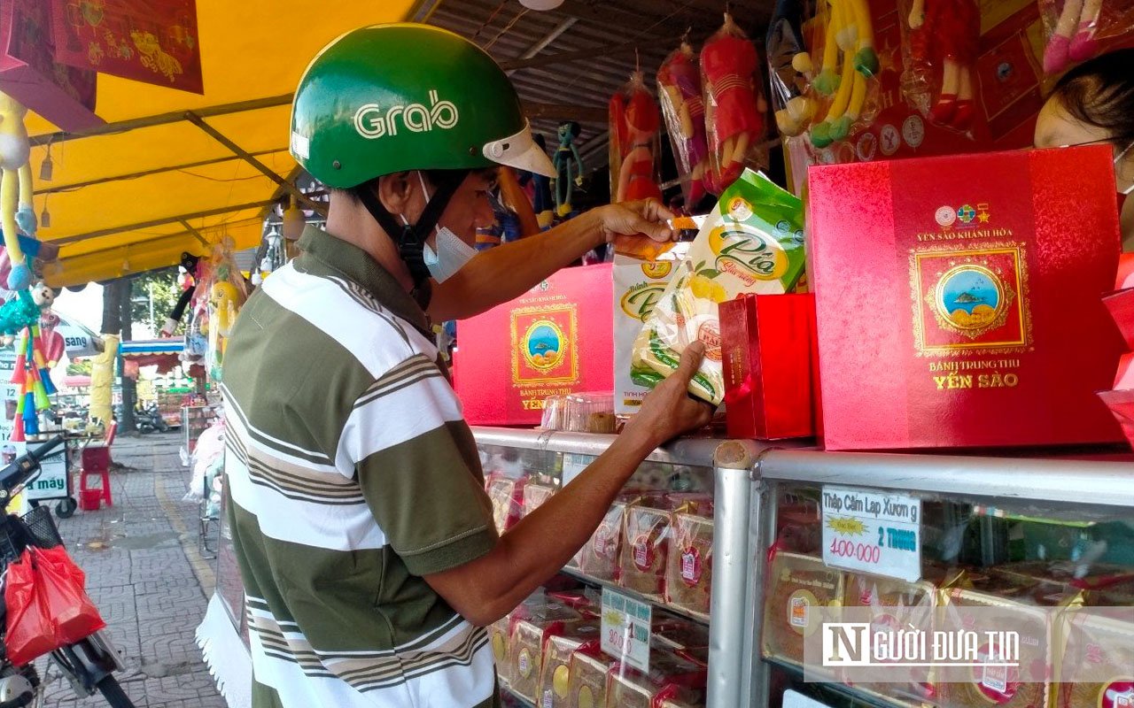 Dân sinh - Tp.HCM: Bánh trung thu 'hút khách' những ngày cận Rằm tháng 8 (Hình 8).