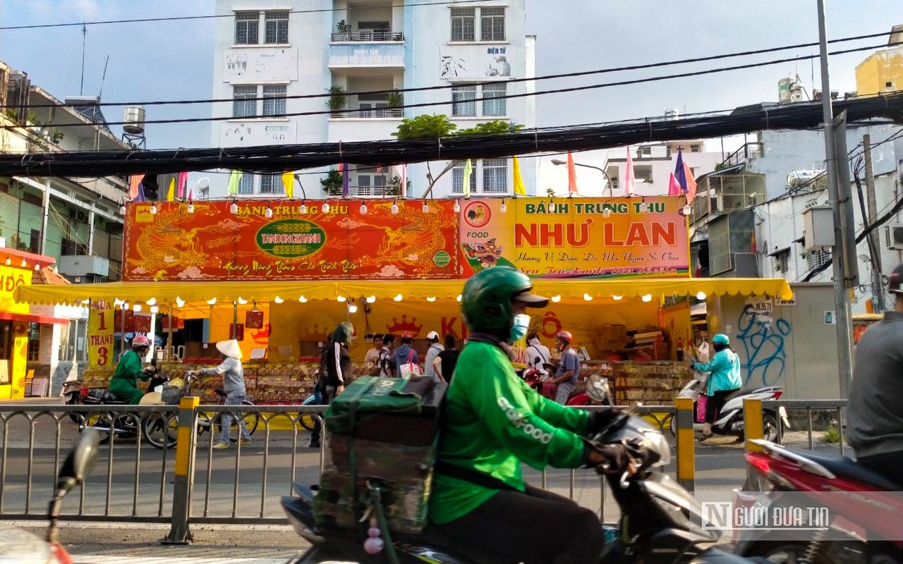 Dân sinh - Tp.HCM: Bánh trung thu 'hút khách' những ngày cận Rằm tháng 8 (Hình 7).