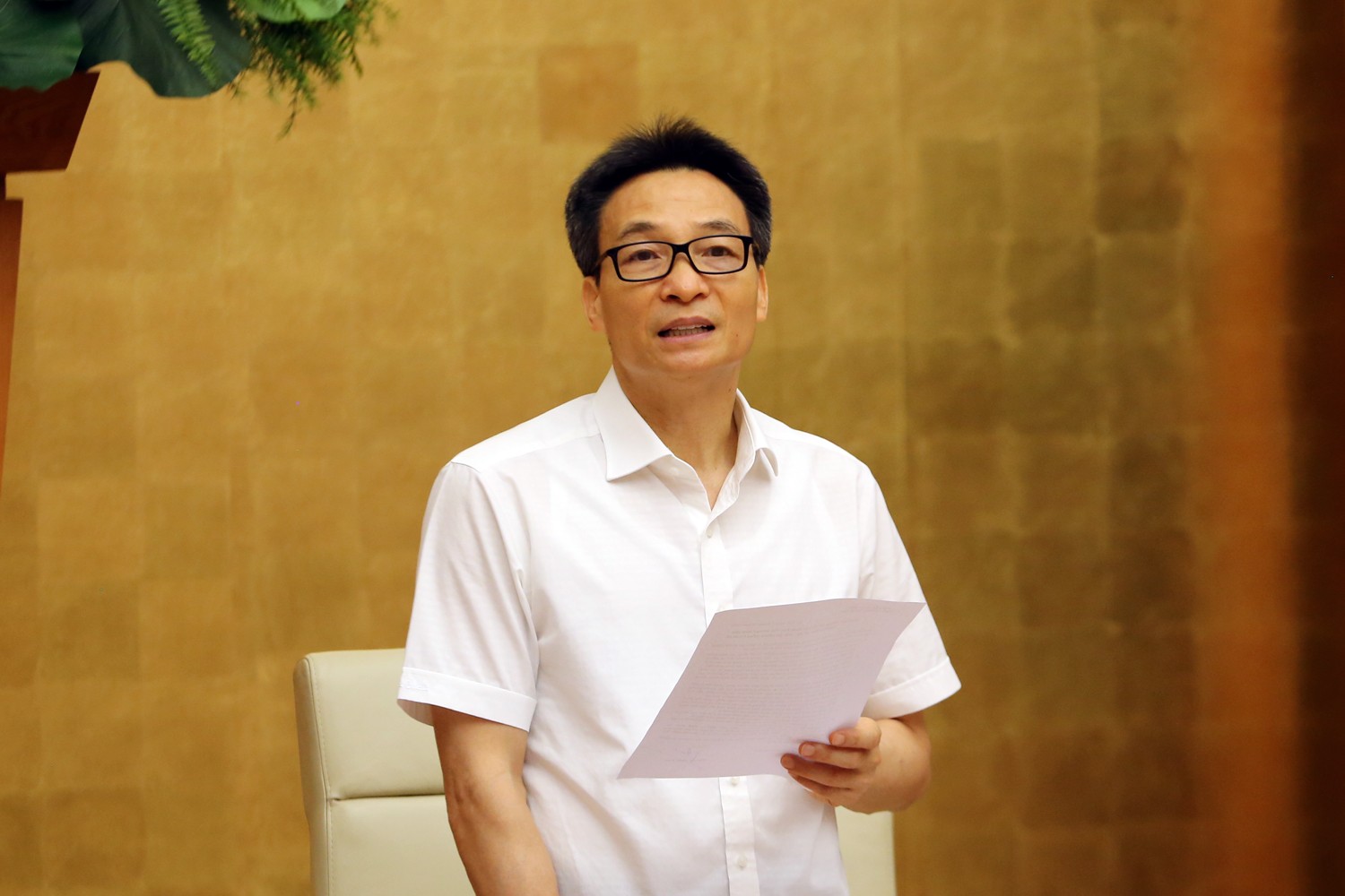 Diễn đàn - Phó Thủ tướng Vũ Đức Đam: Chúng ta phải chuẩn bị tinh thần dịch còn kéo dài sang năm 2021