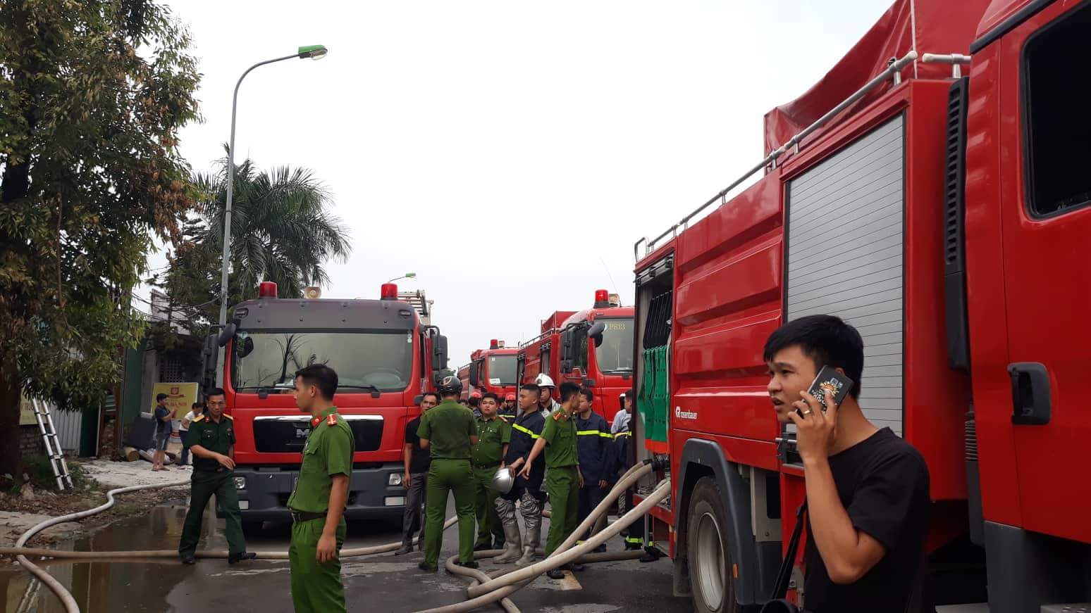 Tin nhanh - Cận cảnh vụ cháy xưởng sơn kinh hoàng ở Hoài Đức, Hà Nội (Hình 9).