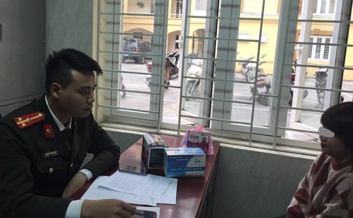 An ninh - Hình sự - Xử lý 1 quầy thuốc và 2 cá nhân bán khẩu trang y tế giá “cắt cổ”
