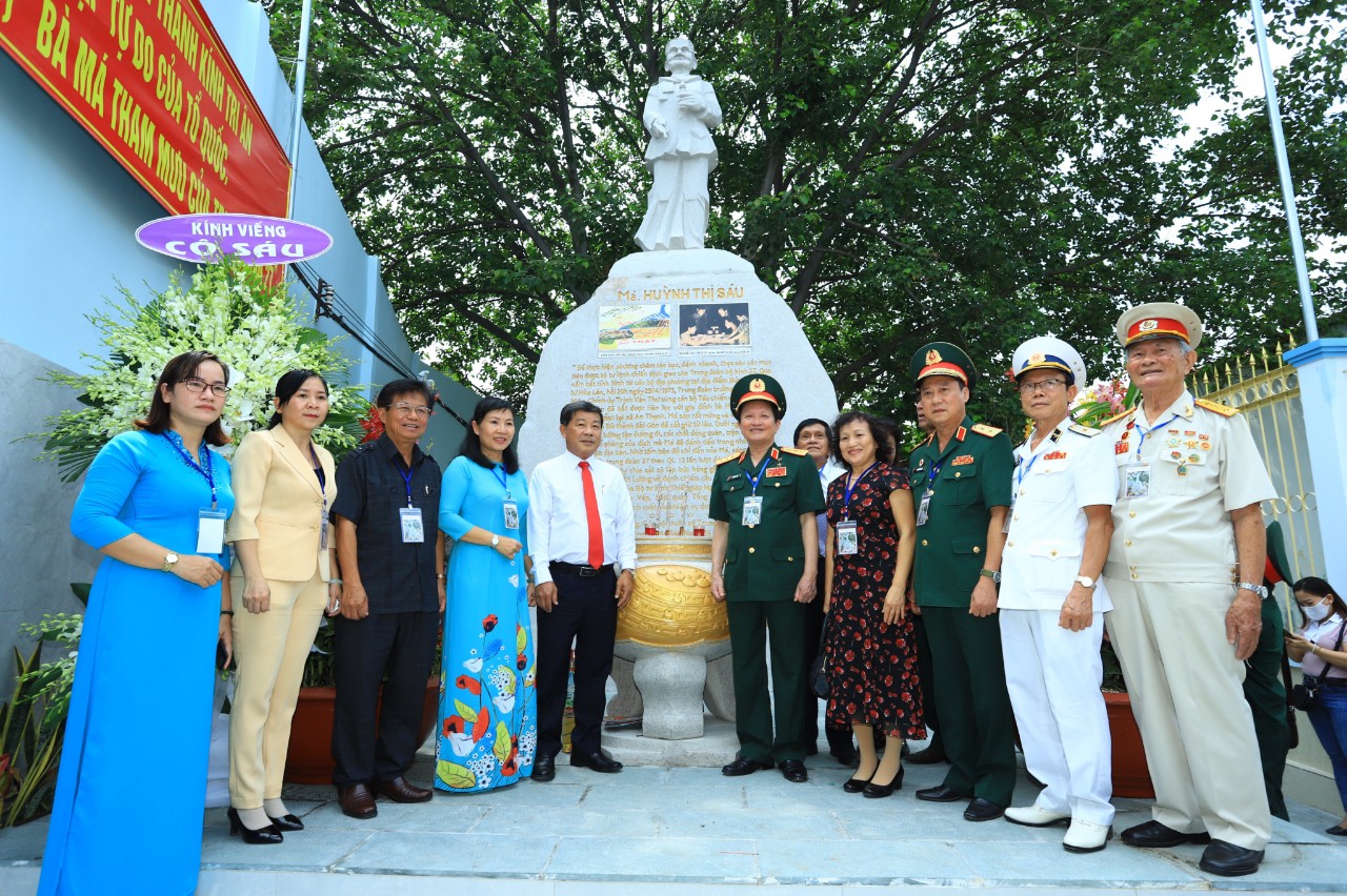 Sự kiện - Bà má “tham mưu” của Trung đoàn 27 và tượng đài “thành đồng”! (Hình 4).