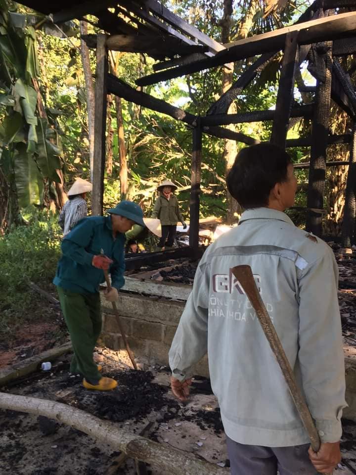 Dân sinh - Hà Tĩnh: Cháy nhà gỗ 3 gian, gia chủ trắng tay (Hình 3).