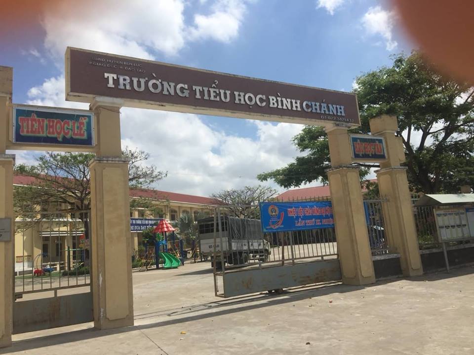 Vụ cô giáo bị phụ huynh ép quỳ ở Long An: Hiệu trưởng viết đơn xin từ chức