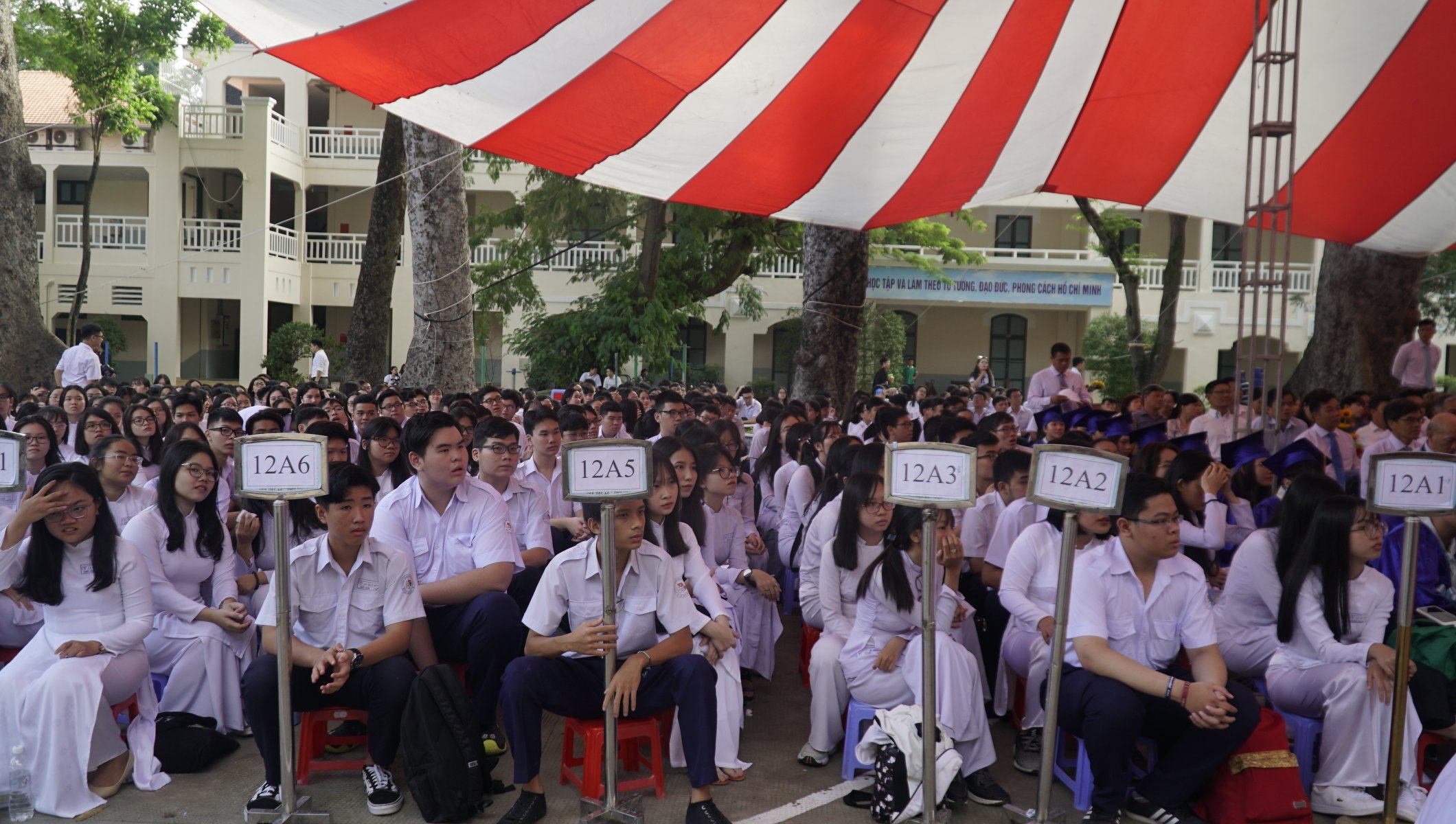 Chính sách - Bí thư Nguyễn Thiện Nhân dự lễ khai giảng năm học mới