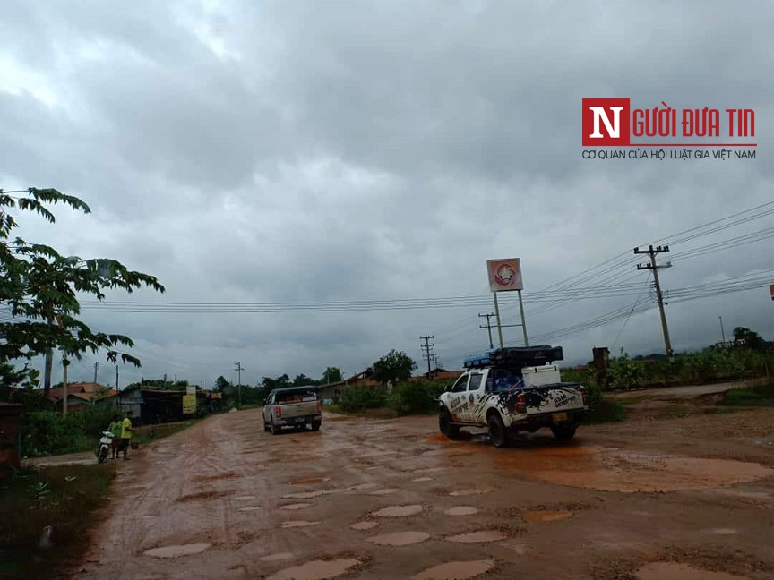 Tin nhanh - Hành trình vào tâm lũ Attapeu: 40km nghẹt thở như đối mặt 'tử thần' (Hình 2).