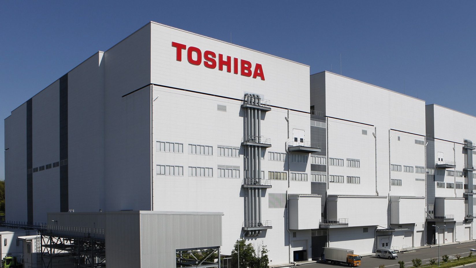 Thế giới - Toshiba cảnh báo thiếu hụt chip sẽ kéo dài hết năm 2022
