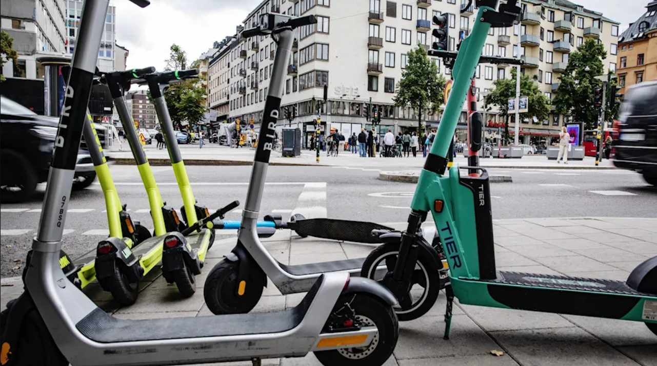 Thế giới - Stockholm sẽ giảm gần 1/2 lượng xe điện mini e-scooter đang lưu thông